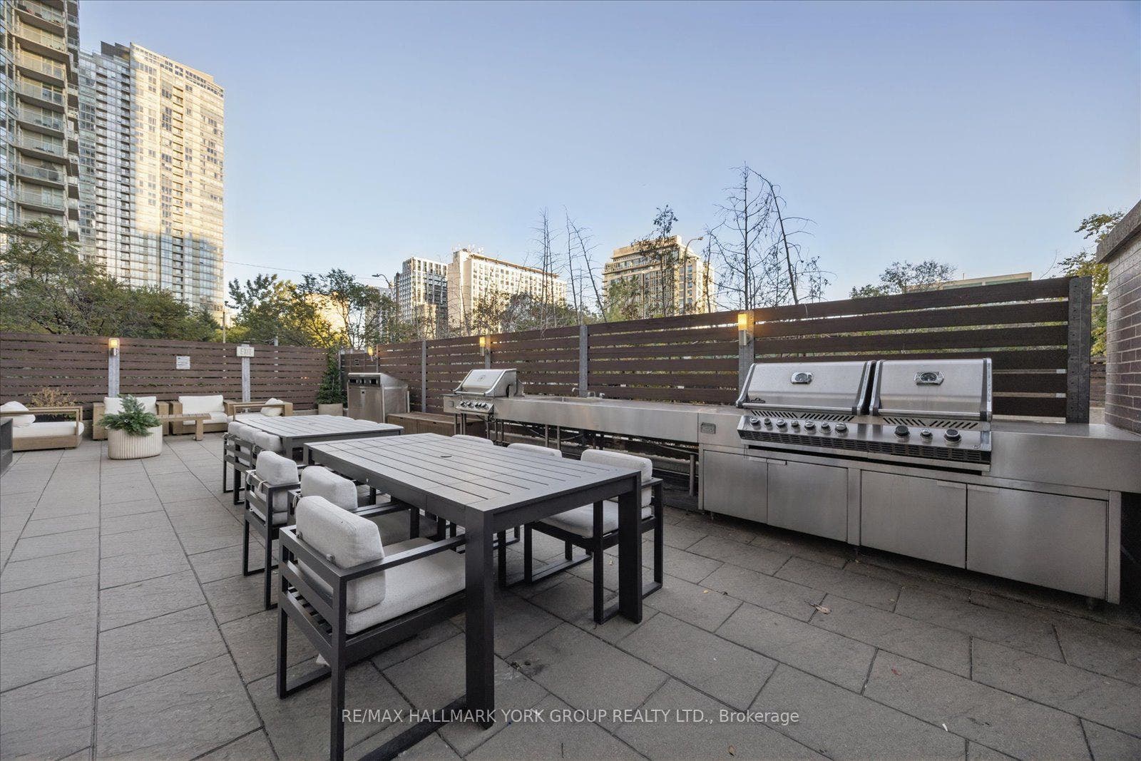 11 Brunel Court, #1612, Toronto C, Toronto ON M5V 3Y3 11 Brunel Court, #1612, Toronto C, Toronto ON M5V 3Y3