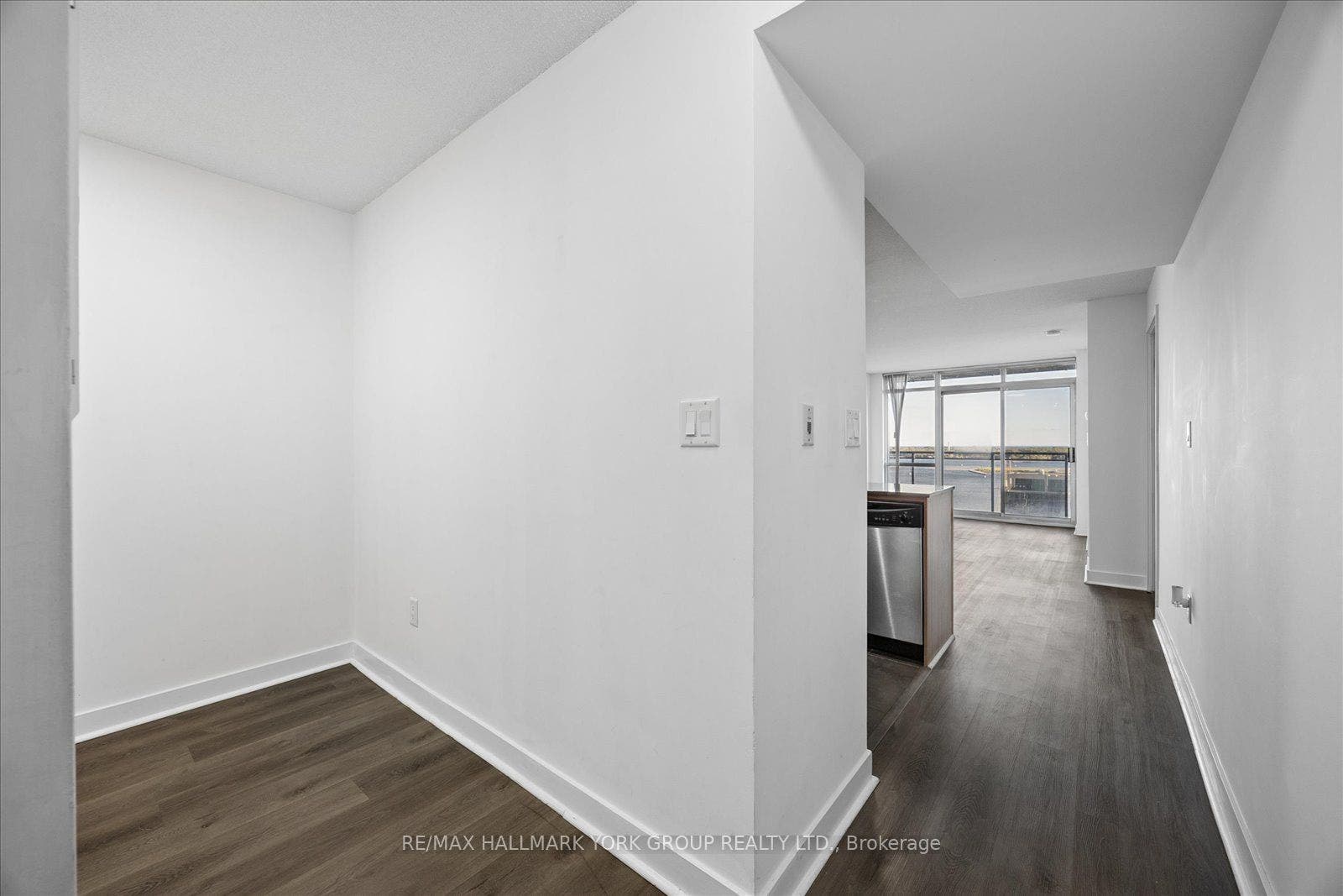 11 Brunel Court, #1612, Toronto C, Toronto ON M5V 3Y3 11 Brunel Court, #1612, Toronto C, Toronto ON M5V 3Y3