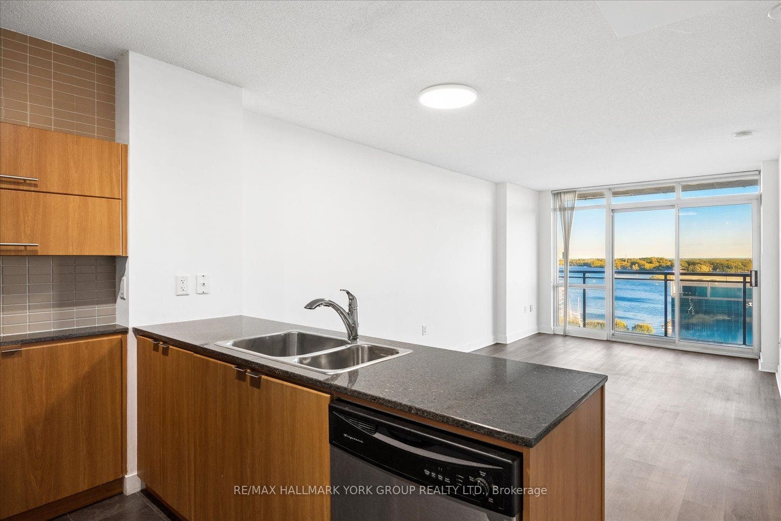 11 Brunel Court, #1612, Toronto C, Toronto ON M5V 3Y3 11 Brunel Court, #1612, Toronto C, Toronto ON M5V 3Y3