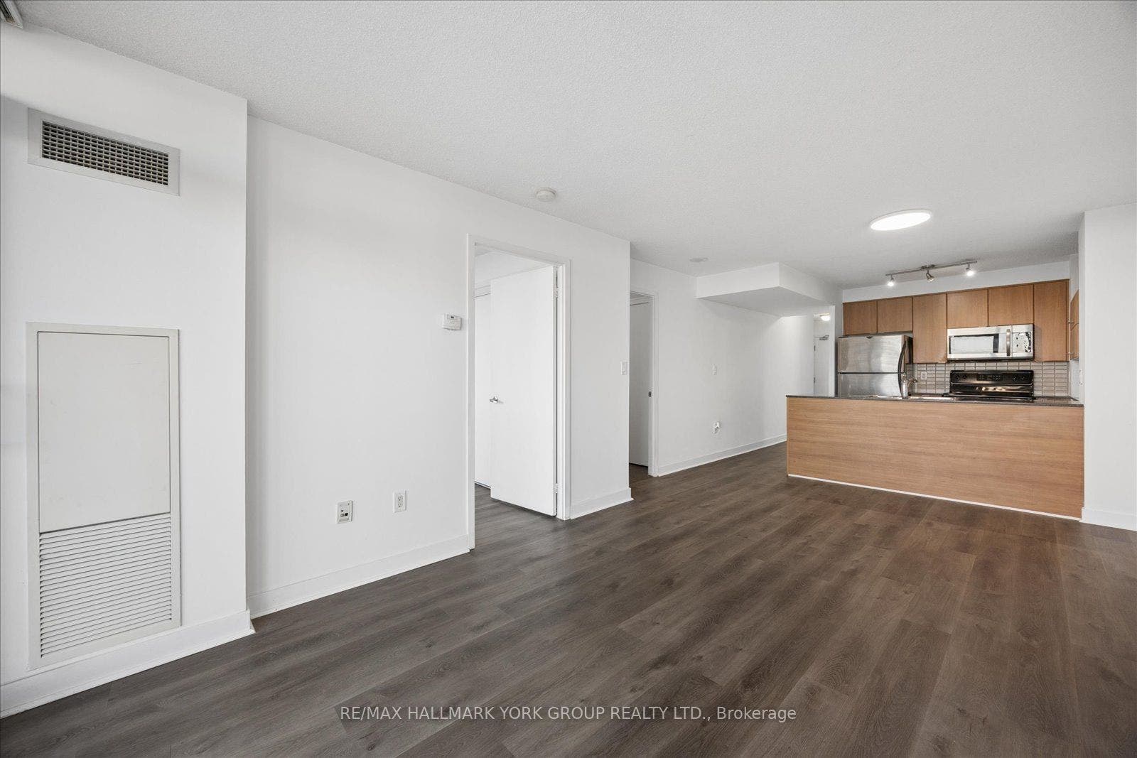 11 Brunel Court, #1612, Toronto C, Toronto ON M5V 3Y3 11 Brunel Court, #1612, Toronto C, Toronto ON M5V 3Y3
