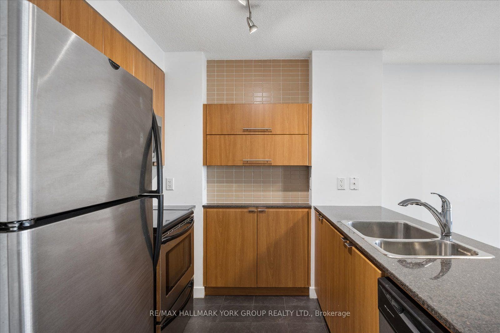 11 Brunel Court, #1612, Toronto C, Toronto ON M5V 3Y3 11 Brunel Court, #1612, Toronto C, Toronto ON M5V 3Y3
