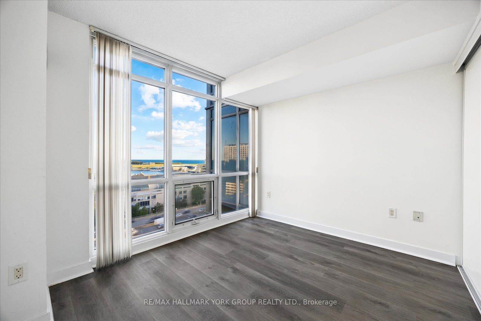 11 Brunel Court, #1612, Toronto C, Toronto ON M5V 3Y3 11 Brunel Court, #1612, Toronto C, Toronto ON M5V 3Y3