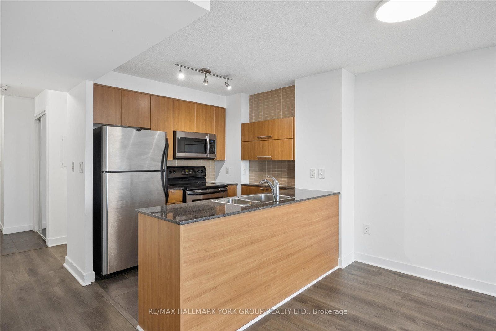 11 Brunel Court, #1612, Toronto C, Toronto ON M5V 3Y3 11 Brunel Court, #1612, Toronto C, Toronto ON M5V 3Y3