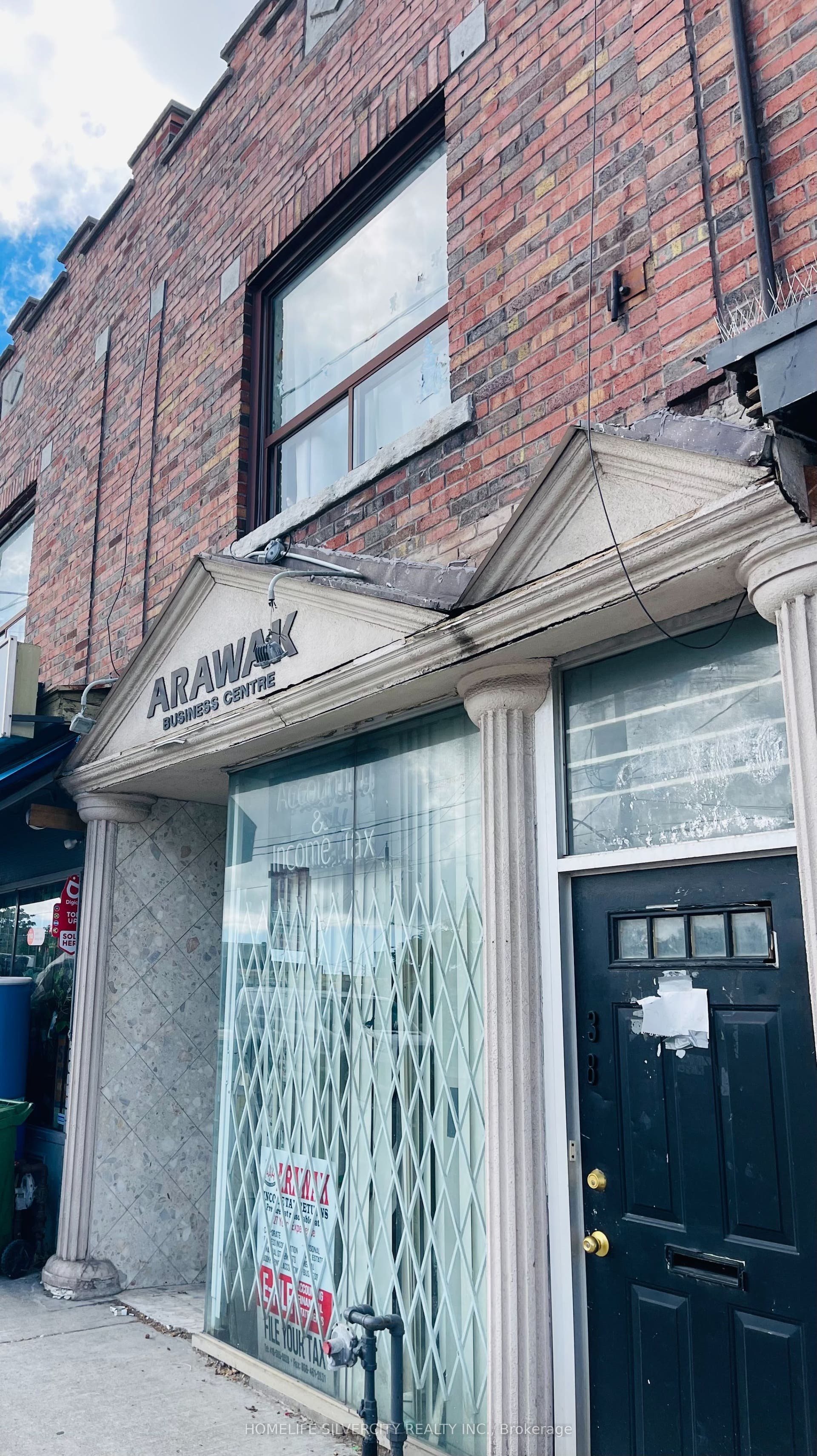 538 Oakwood Avenue, Toronto C, Toronto ON M6E 2X3