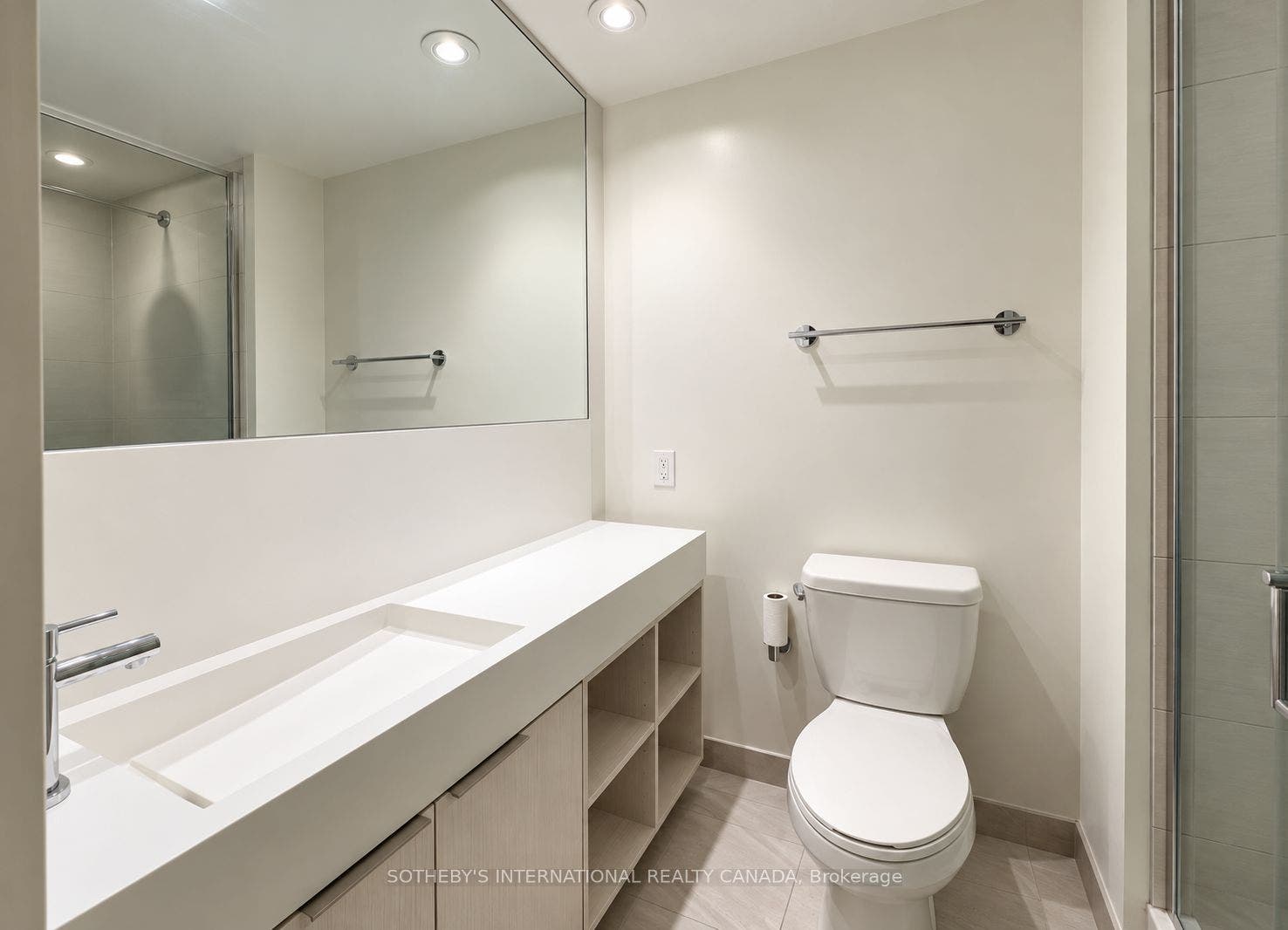 20 Richardson Street, #816, Toronto C, Toronto ON M5A 0S6 Virtually Staged