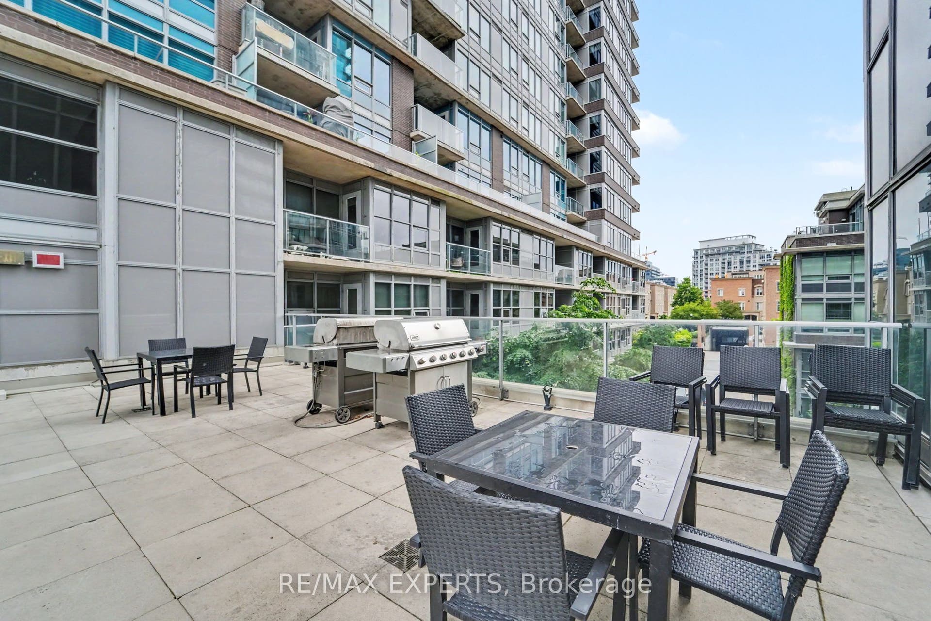 55 East Liberty Street, #715, Toronto C, Toronto ON M6K 3P9 55 East Liberty Street, #715, Toronto C, Toronto ON M6K 3P9