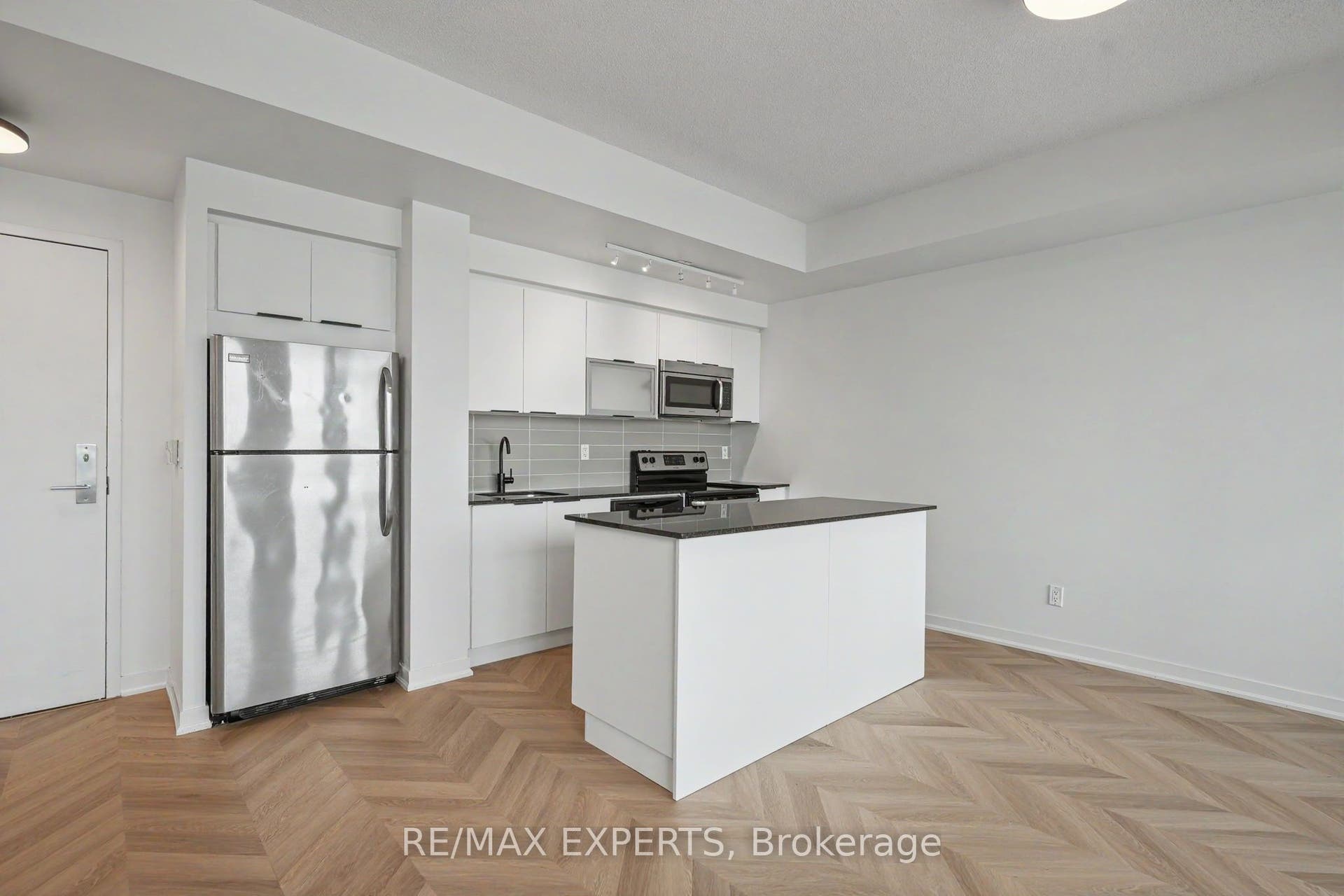 55 East Liberty Street, #715, Toronto C, Toronto ON M6K 3P9 55 East Liberty Street, #715, Toronto C, Toronto ON M6K 3P9