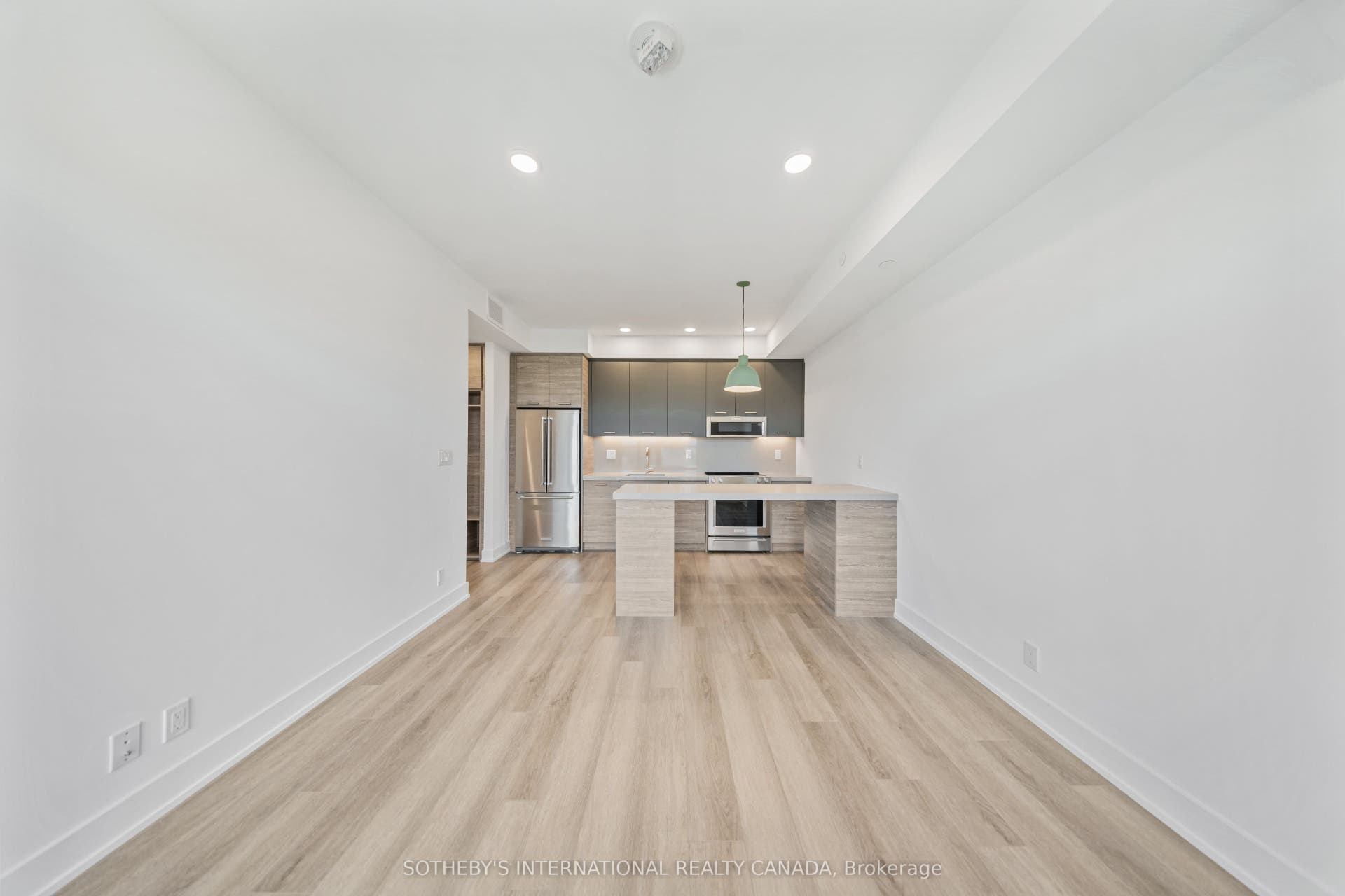 484 Spadina Avenue, #404, Toronto C, Toronto ON M5S 0E4 484 Spadina Avenue, #404, Toronto C, Toronto ON M5S 0E4