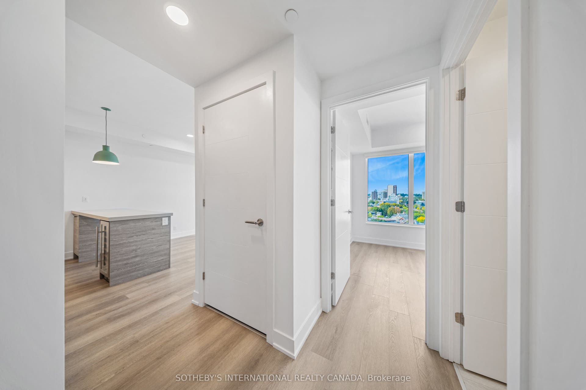 484 Spadina Avenue, #404, Toronto C, Toronto ON M5S 0E4 484 Spadina Avenue, #404, Toronto C, Toronto ON M5S 0E4