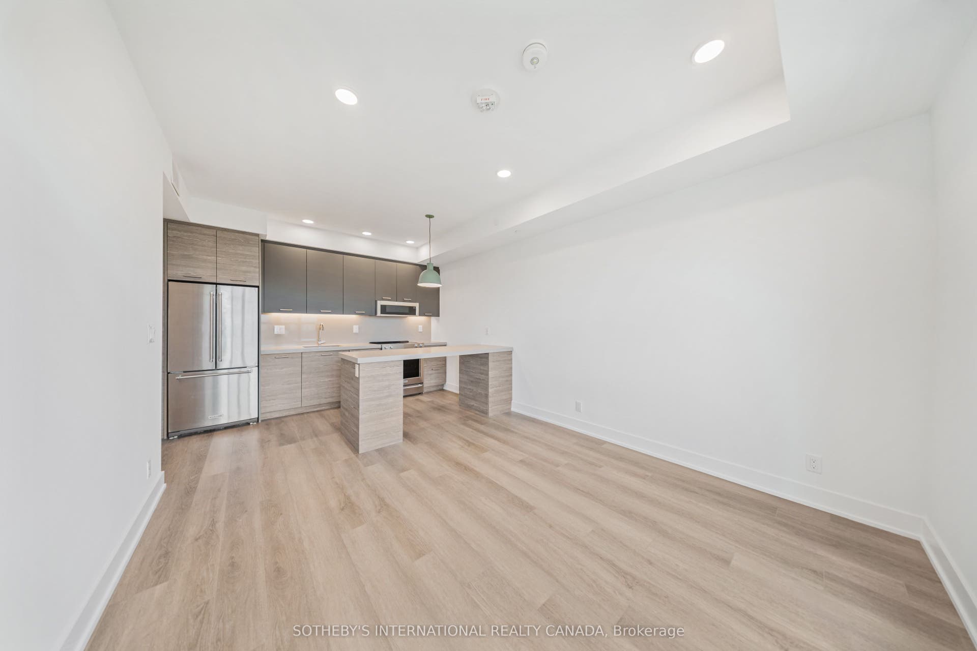 484 Spadina Avenue, #404, Toronto C, Toronto ON M5S 0E4 484 Spadina Avenue, #404, Toronto C, Toronto ON M5S 0E4