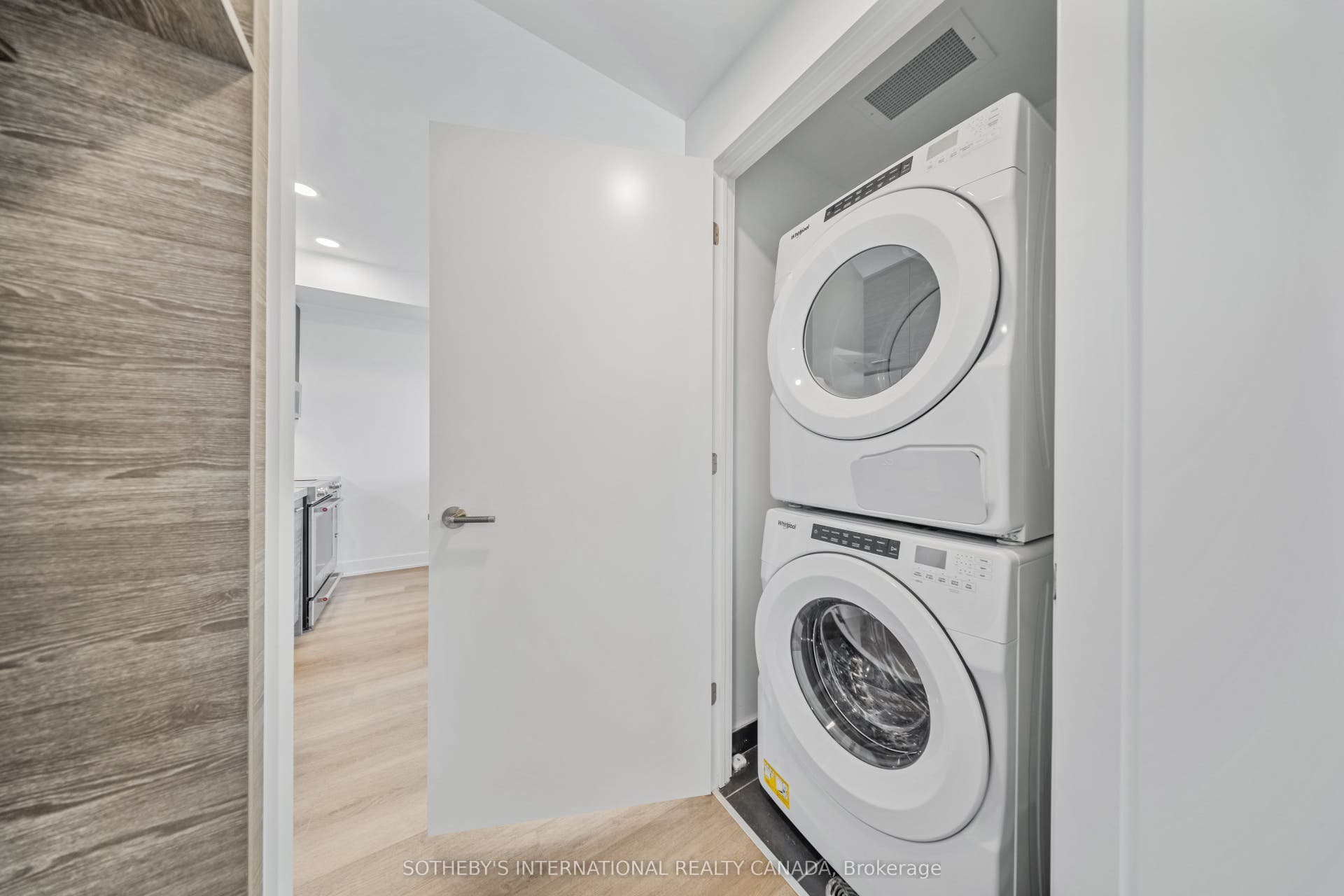 484 Spadina Avenue, #404, Toronto C, Toronto ON M5S 0E4 484 Spadina Avenue, #404, Toronto C, Toronto ON M5S 0E4