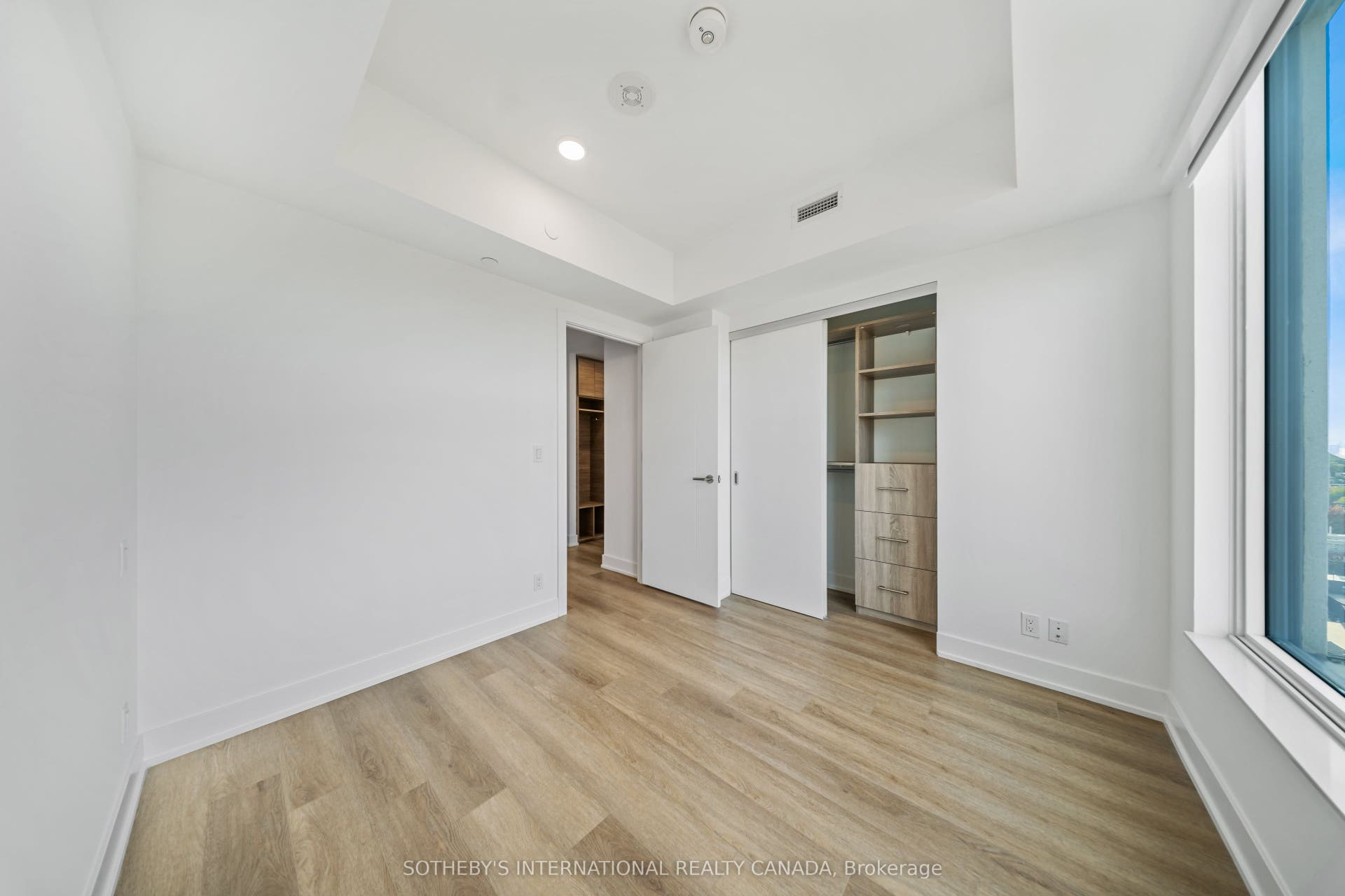 484 Spadina Avenue, #404, Toronto C, Toronto ON M5S 0E4 484 Spadina Avenue, #404, Toronto C, Toronto ON M5S 0E4