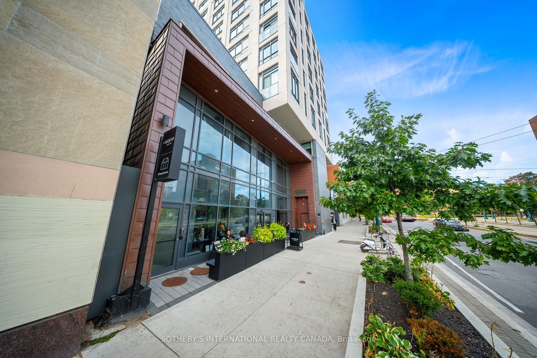 484 Spadina Avenue, #404, Toronto C, Toronto ON M5S 0E4 484 Spadina Avenue, #404, Toronto C, Toronto ON M5S 0E4