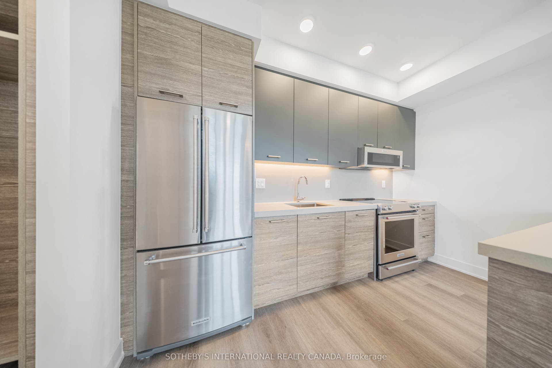 484 Spadina Avenue, #404, Toronto C, Toronto ON M5S 0E4 484 Spadina Avenue, #404, Toronto C, Toronto ON M5S 0E4