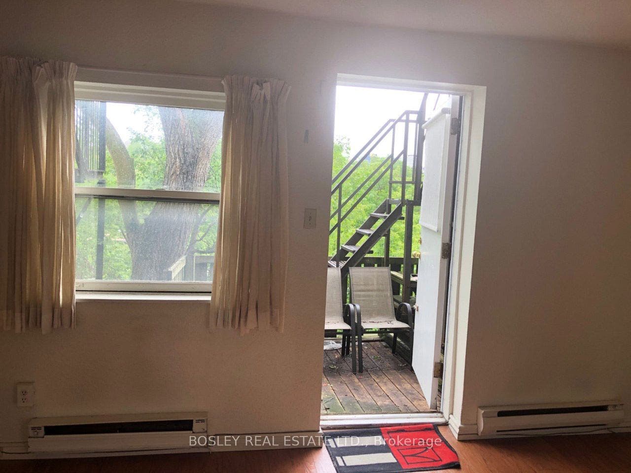 160 Davenport Road, #2nd Floor, Apt 2, Toronto C, Toronto ON M5R 1J2 160 Davenport Road, #2nd Floor, Apt 2, Toronto C, Toronto ON M5R 1J2