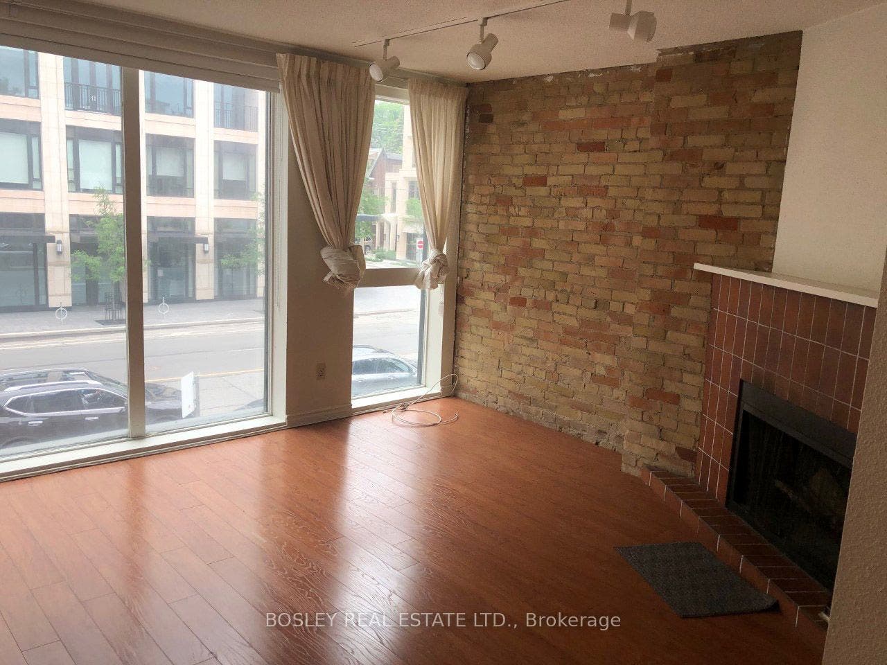 160 Davenport Road, #2nd Floor, Apt 2, Toronto C, Toronto ON M5R 1J2 160 Davenport Road, #2nd Floor, Apt 2, Toronto C, Toronto ON M5R 1J2