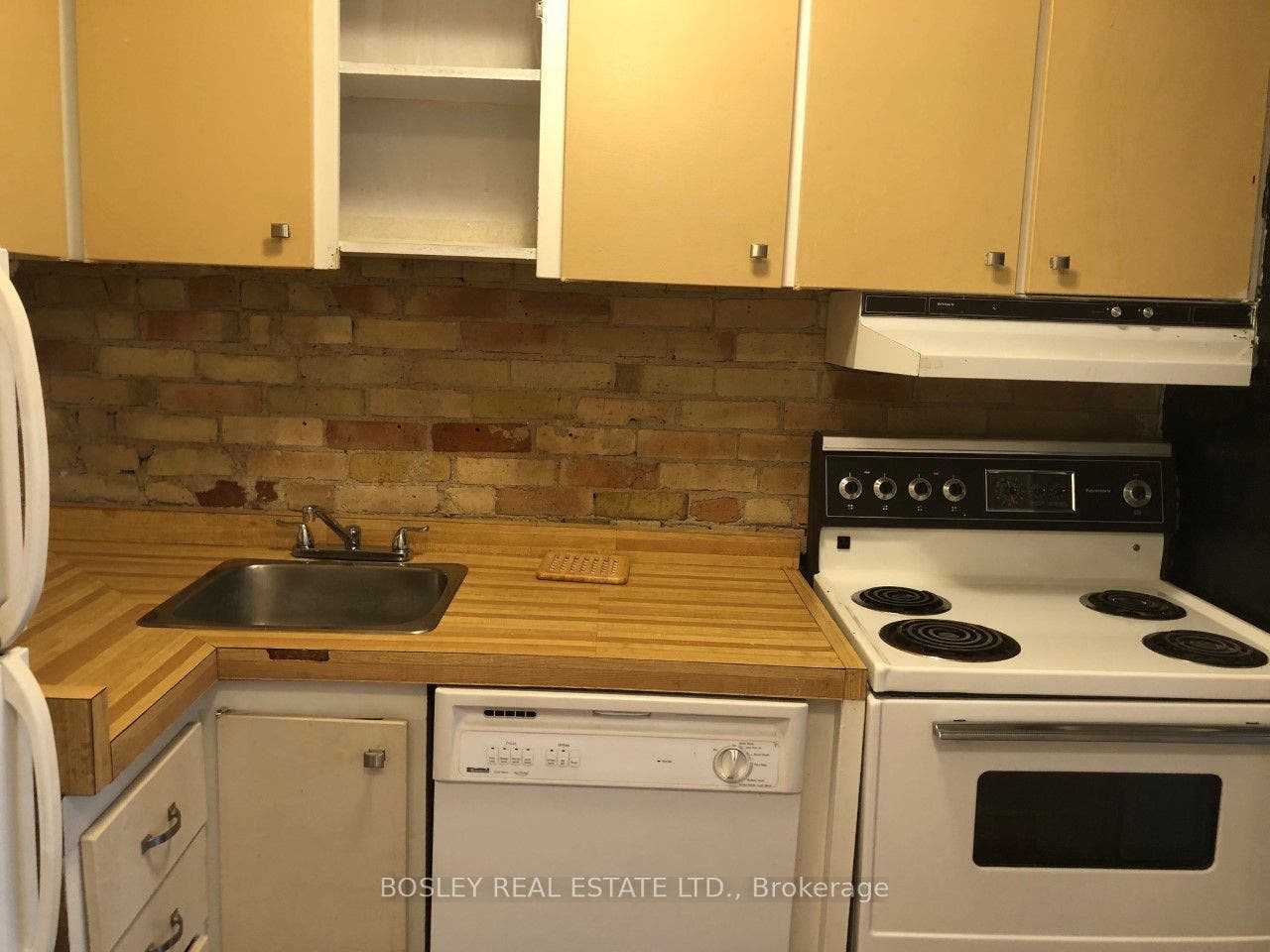 160 Davenport Road, #2nd Floor, Apt 2, Toronto C, Toronto ON M5R 1J2 160 Davenport Road, #2nd Floor, Apt 2, Toronto C, Toronto ON M5R 1J2