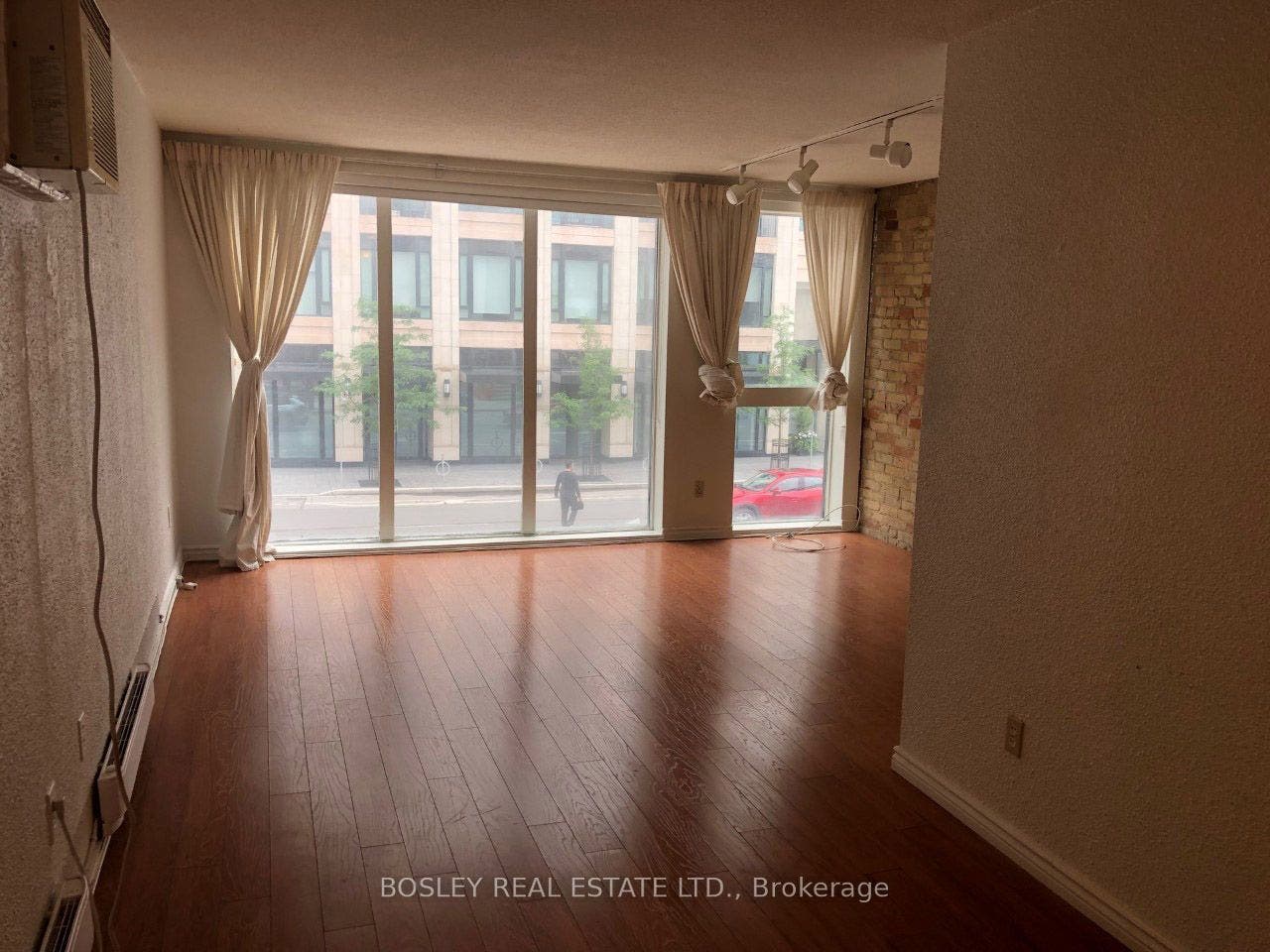 160 Davenport Road, #2nd Floor, Apt 2, Toronto C, Toronto ON M5R 1J2 160 Davenport Road, #2nd Floor, Apt 2, Toronto C, Toronto ON M5R 1J2