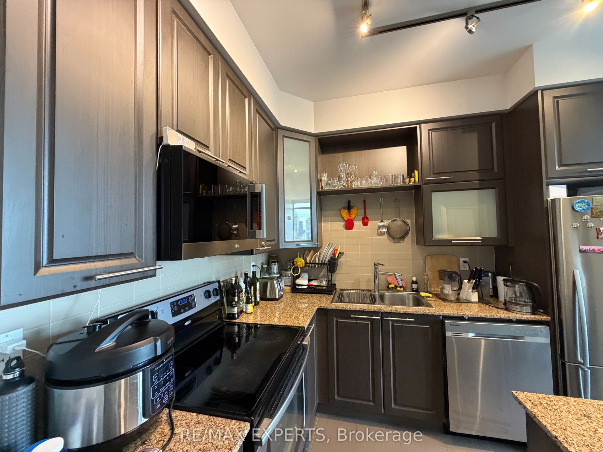 500 Sherbourne Street, #2004, Toronto C, Toronto ON M4X 1L1