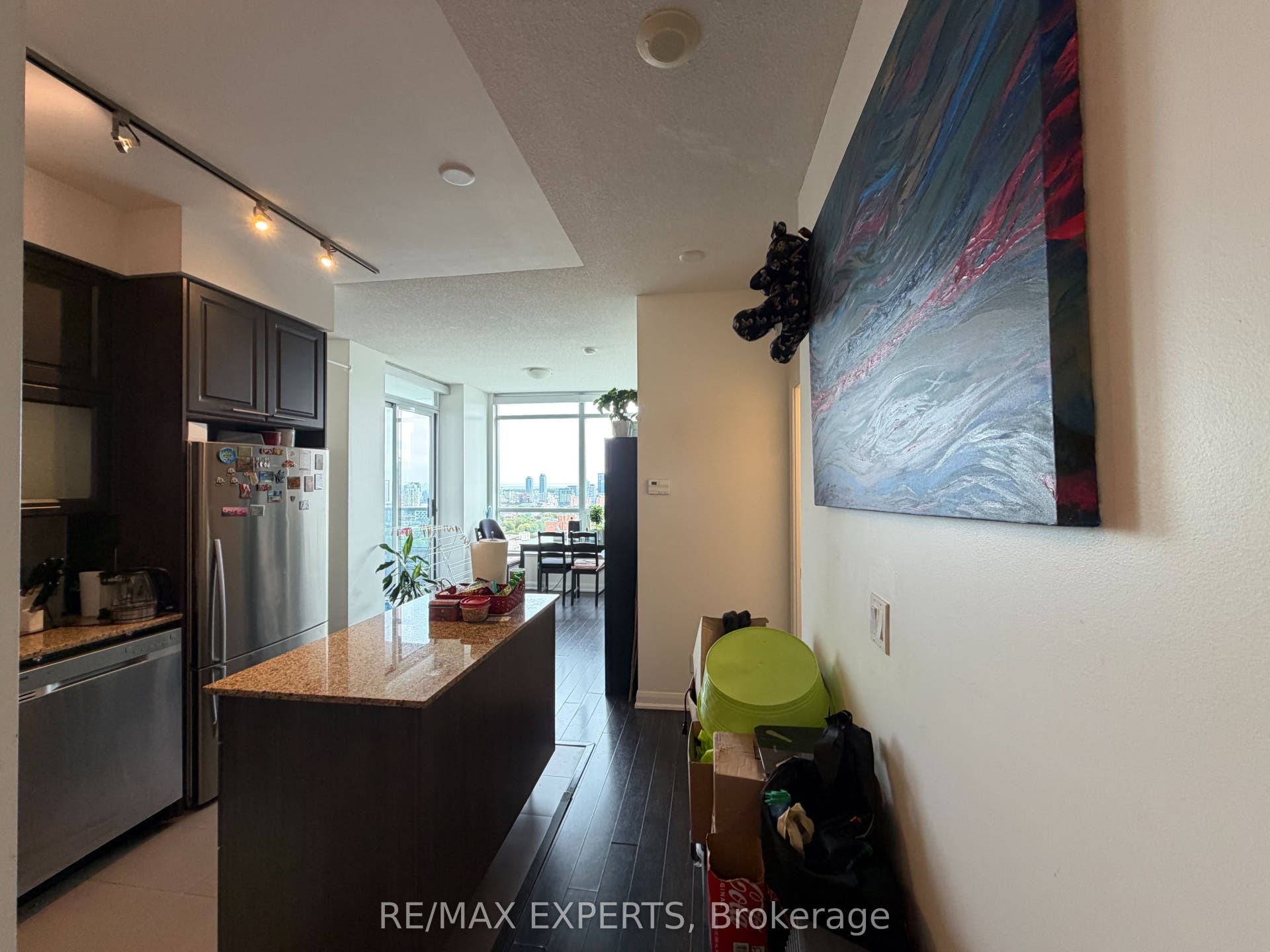 Kitchen With Full Size Appliances