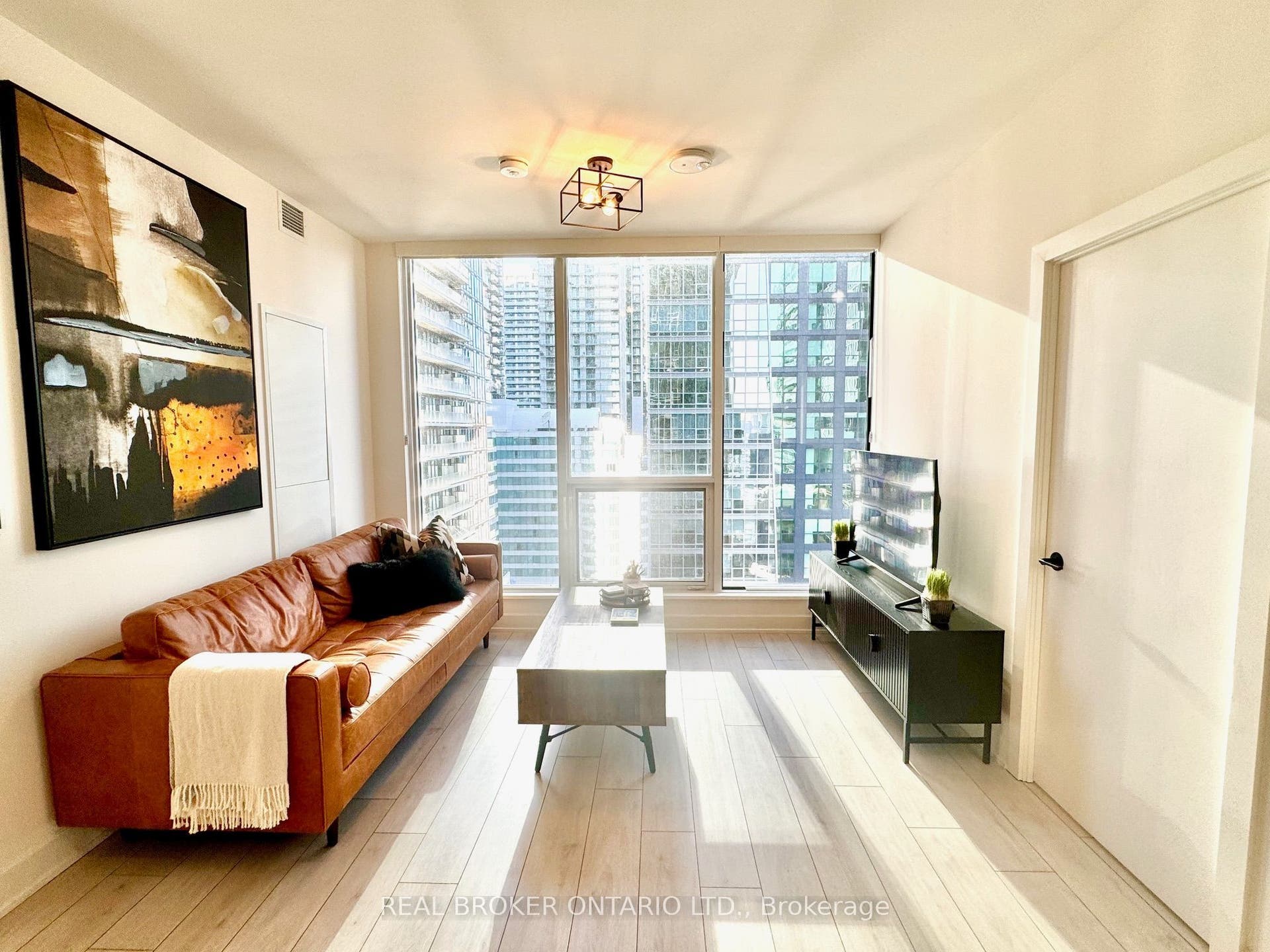 15 Mercer Street, #13, Toronto C, Toronto ON M5V 1H2