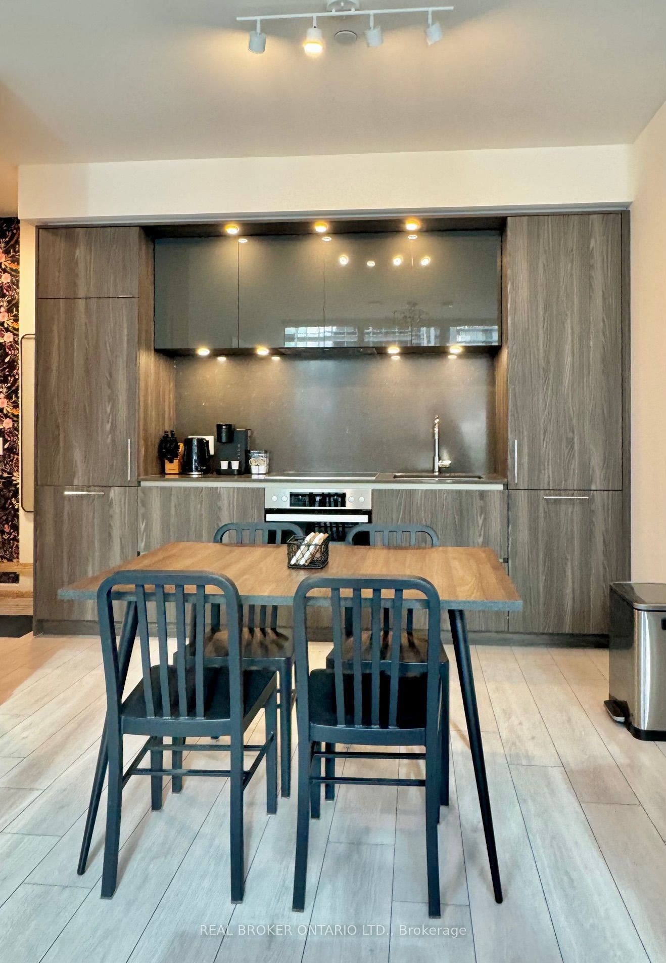 15 Mercer Street, #13, Toronto C, Toronto ON M5V 1H2