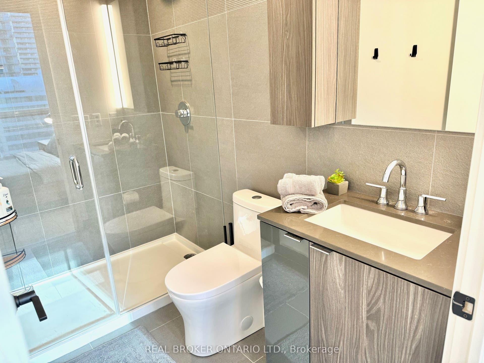 15 Mercer Street, #13, Toronto C, Toronto ON M5V 1H2