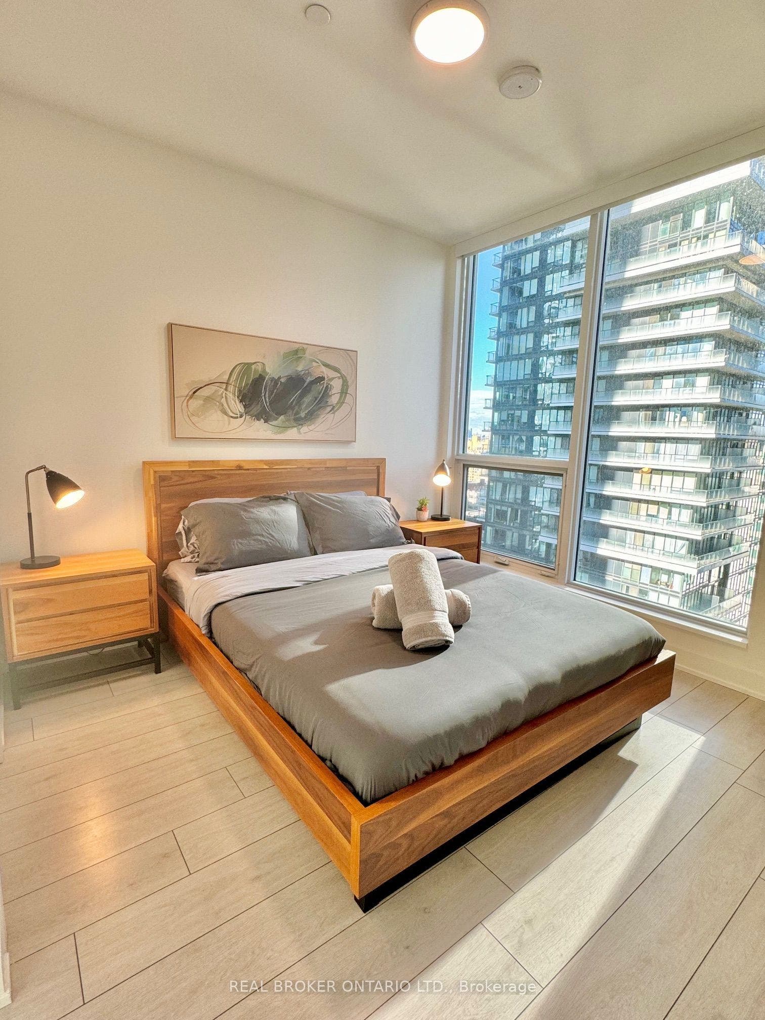 15 Mercer Street, #13, Toronto C, Toronto ON M5V 1H2