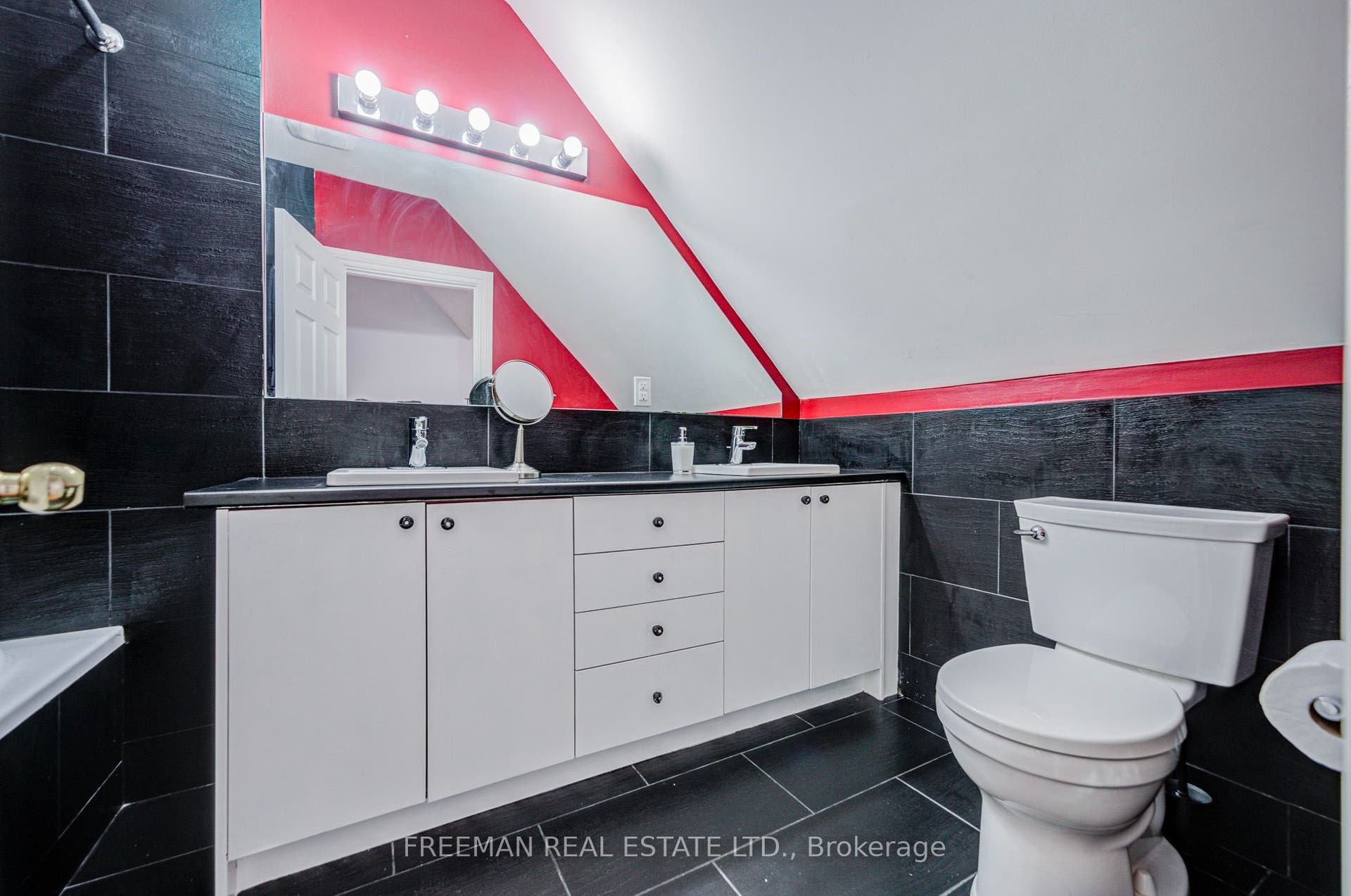 468 Markham Street, Toronto C, Toronto ON M6G 2L3