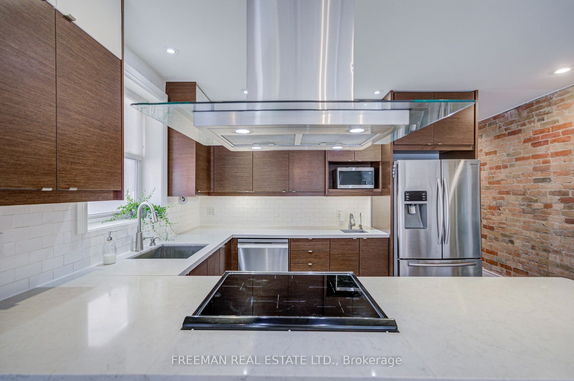 468 Markham Street, Toronto C, Toronto ON M6G 2L3