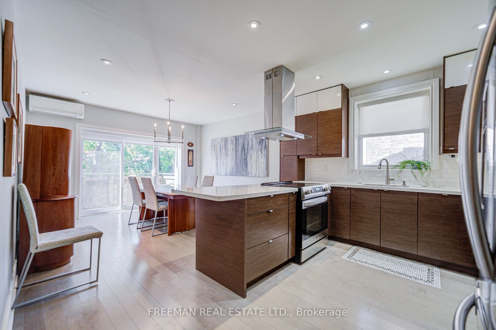 468 Markham Street, Toronto C, Toronto ON M6G 2L3