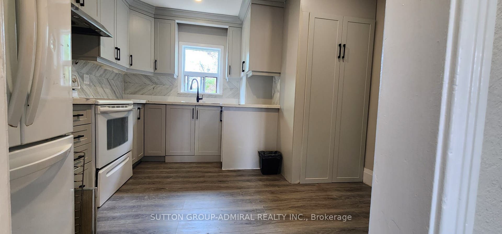 493 Hounslow Avenue, Toronto C, Toronto ON M2R 1J1 493 Hounslow Avenue, Toronto C, Toronto ON M2R 1J1