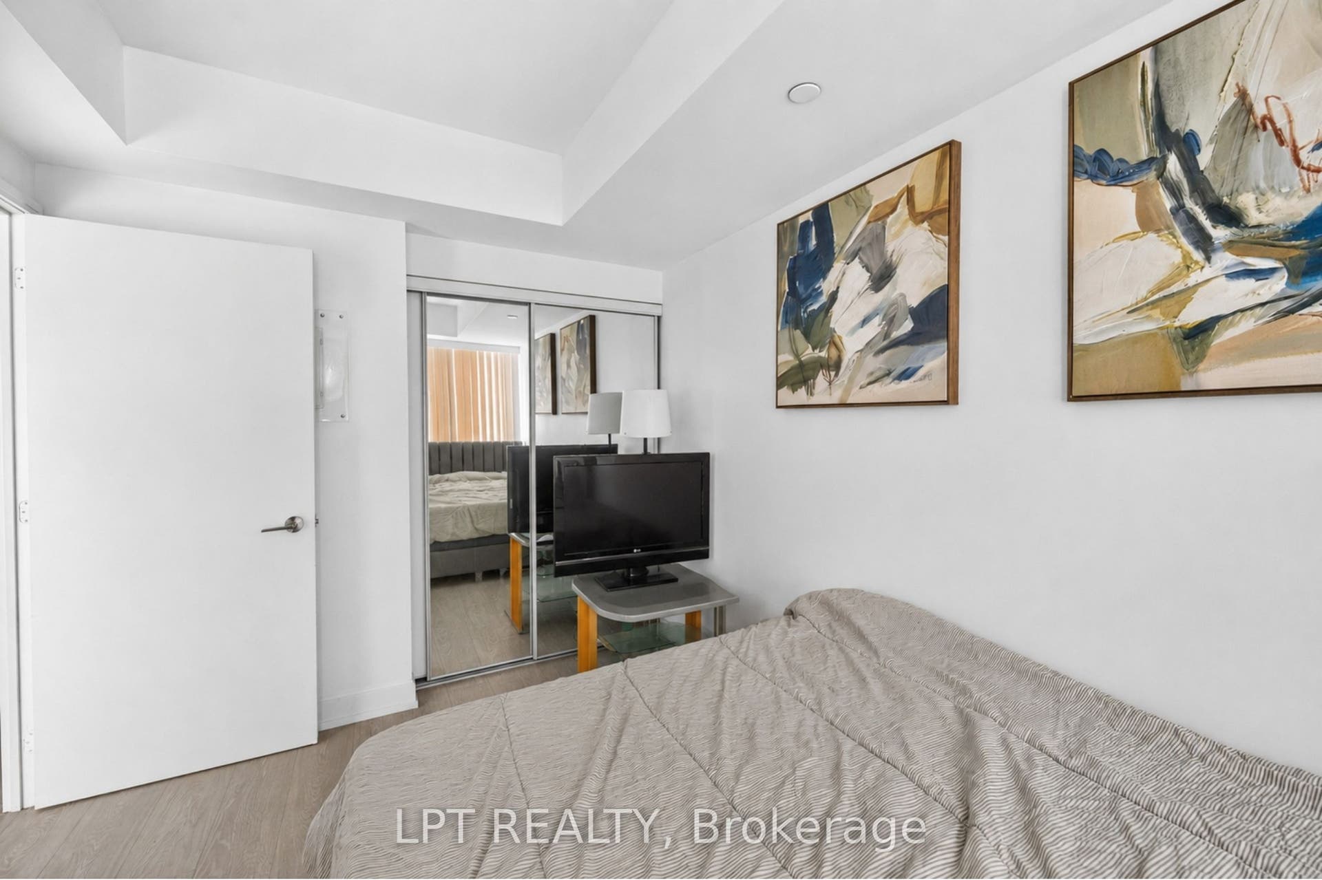 181 Dundas Street E, #807, Toronto C, Toronto ON M5A 0N5