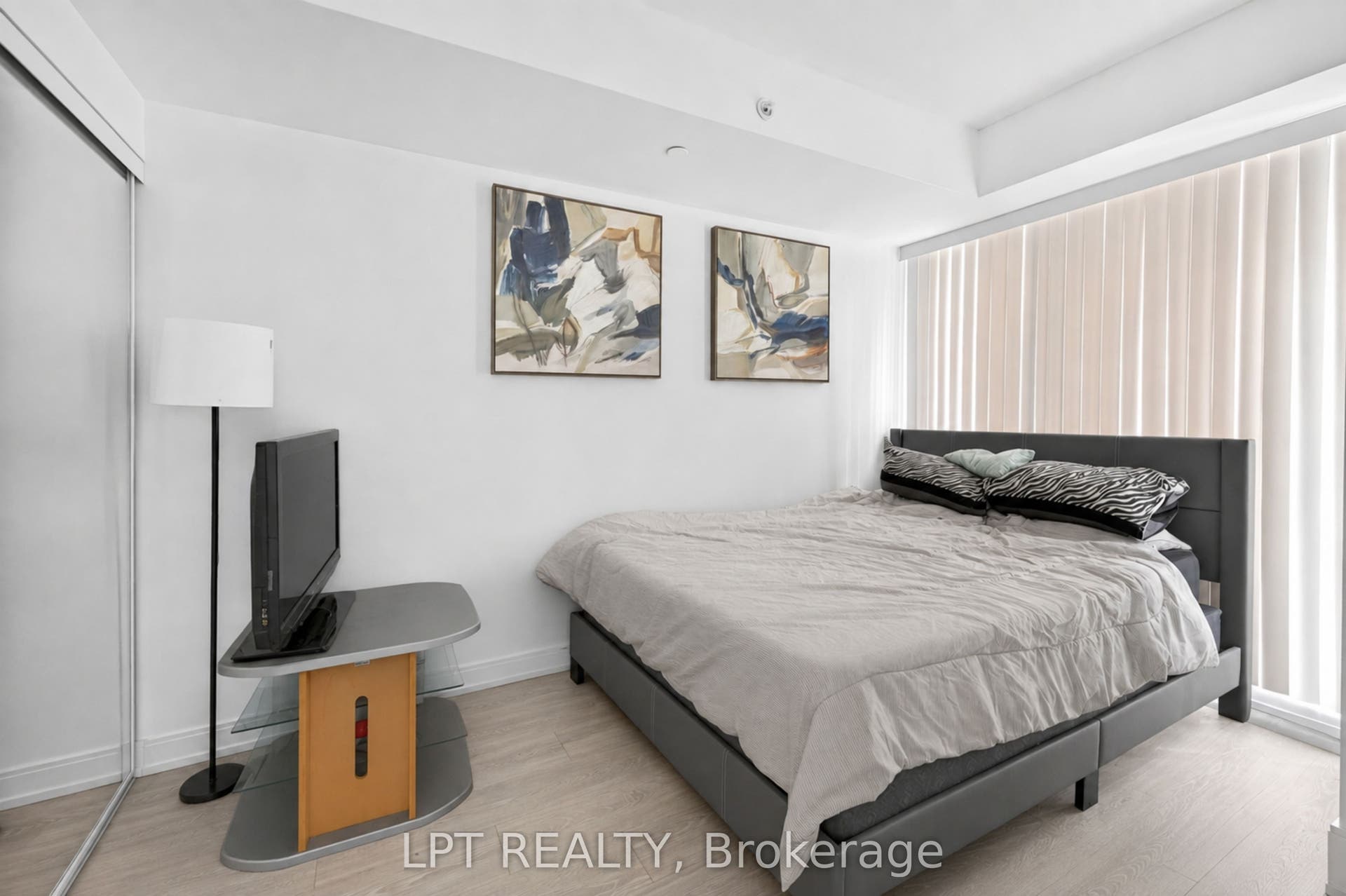 181 Dundas Street E, #807, Toronto C, Toronto ON M5A 0N5