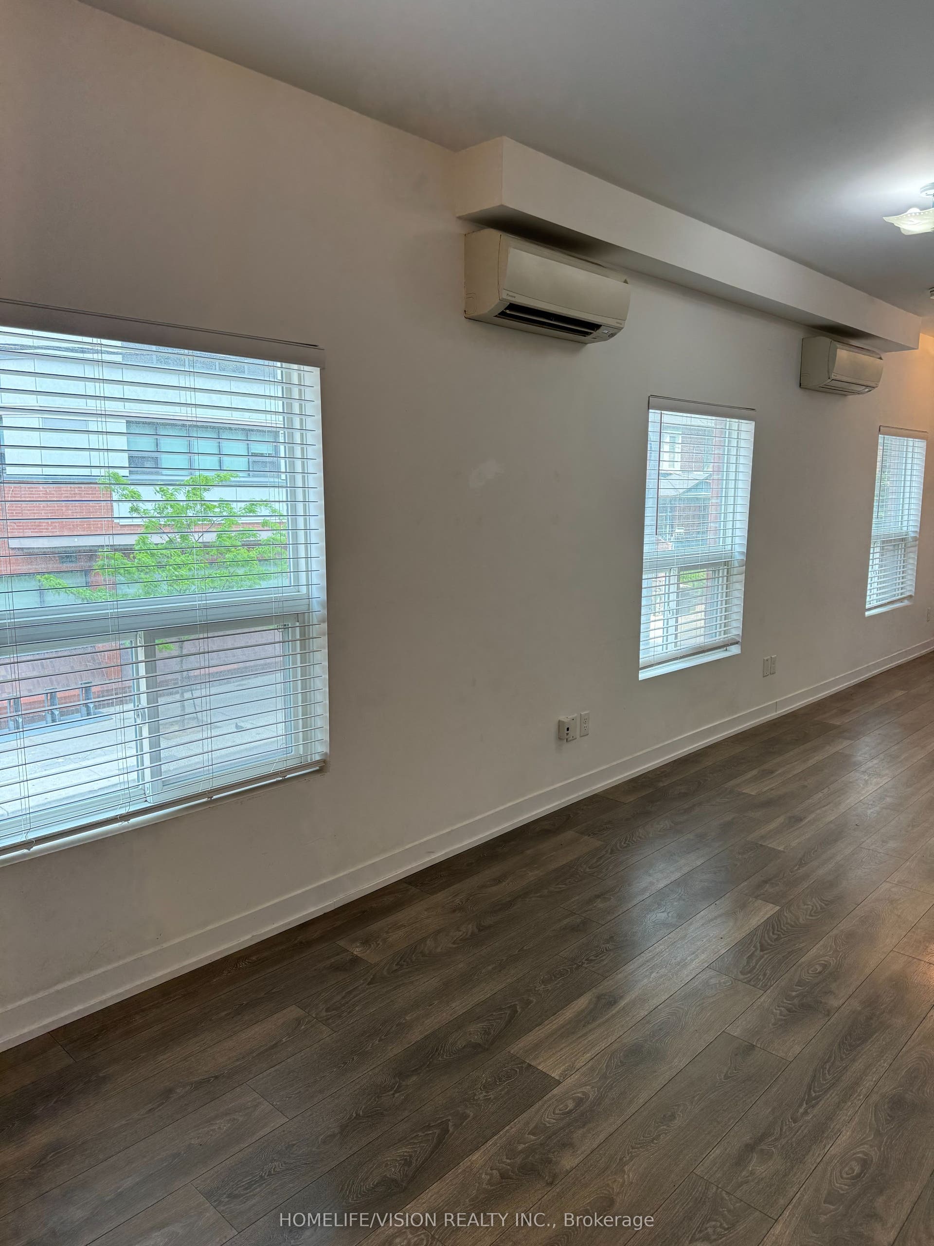377 Church Street, #202, Toronto C, Toronto ON M5B 1Z9