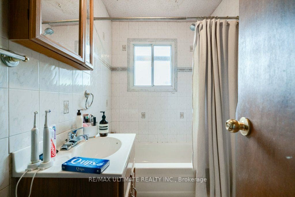 53 Churchill Avenue, #Main, Toronto C01, Toronto C, Toronto ON M6J 2B5