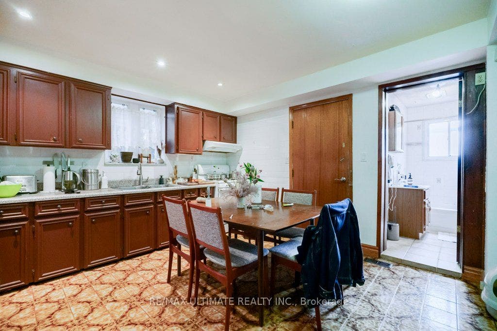 53 Churchill Avenue, #Main, Toronto C01, Toronto C, Toronto ON M6J 2B5