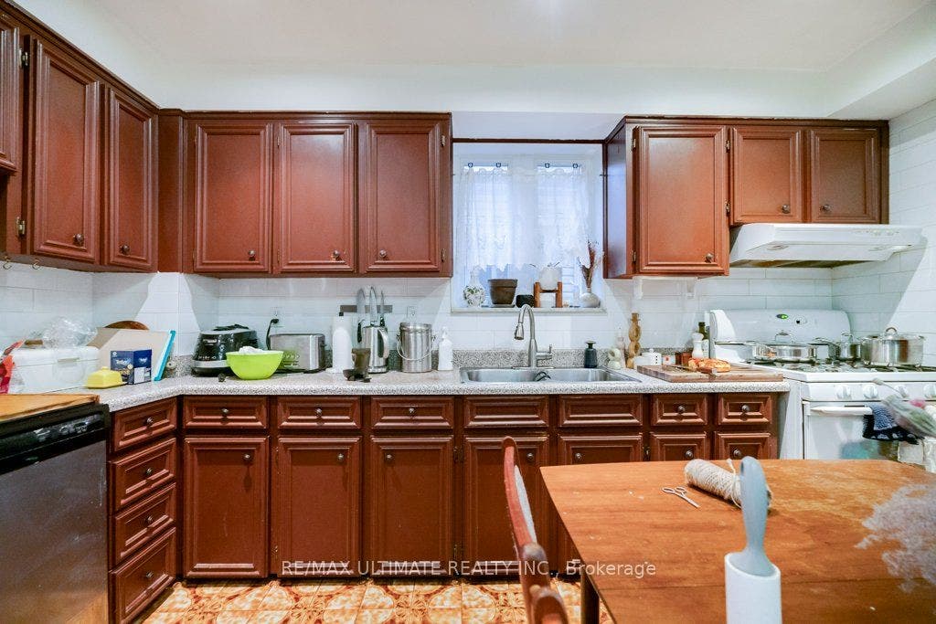 53 Churchill Avenue, #Main, Toronto C01, Toronto C, Toronto ON M6J 2B5