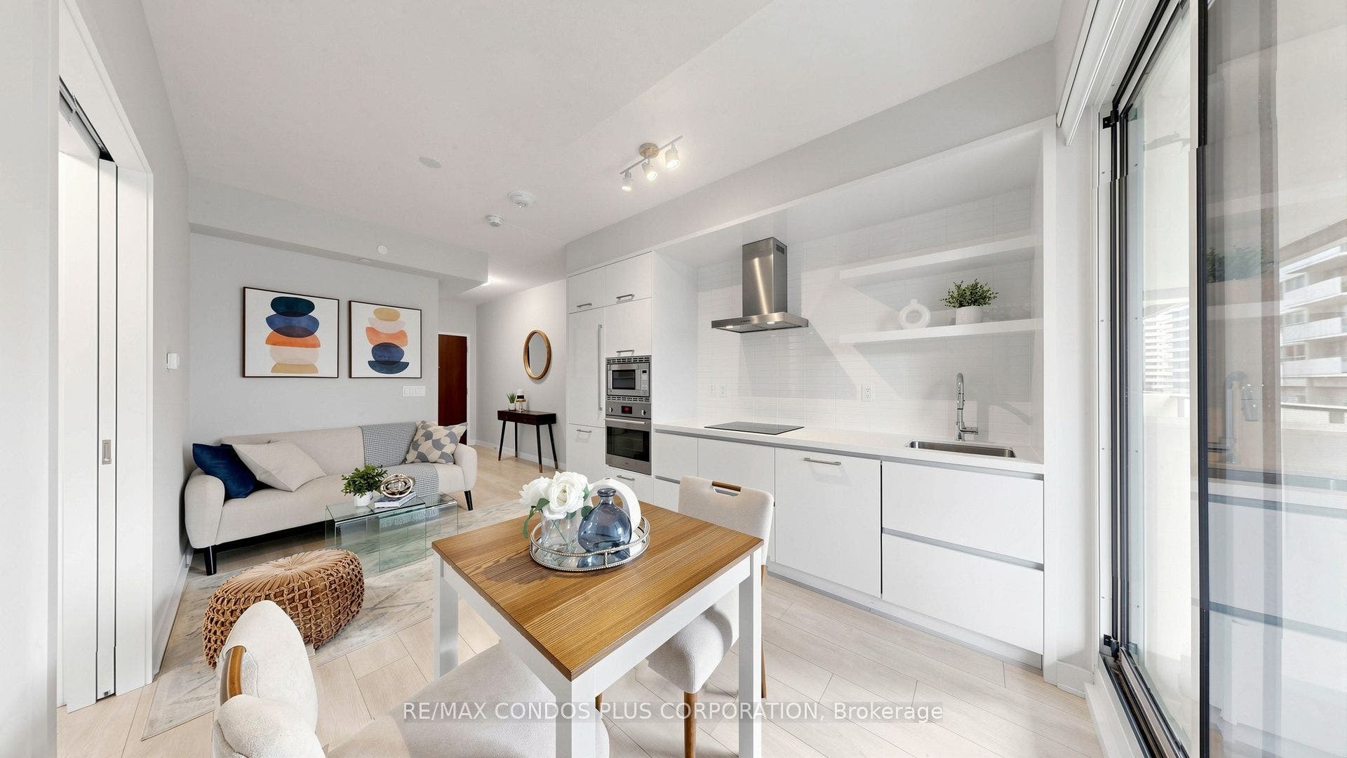 2221 Yonge Street, #506, Toronto C, Toronto ON M4S 0B8
