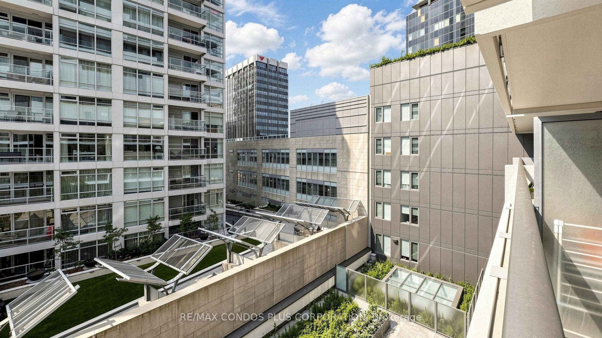 2221 Yonge Street, #506, Toronto C, Toronto ON M4S 0B8