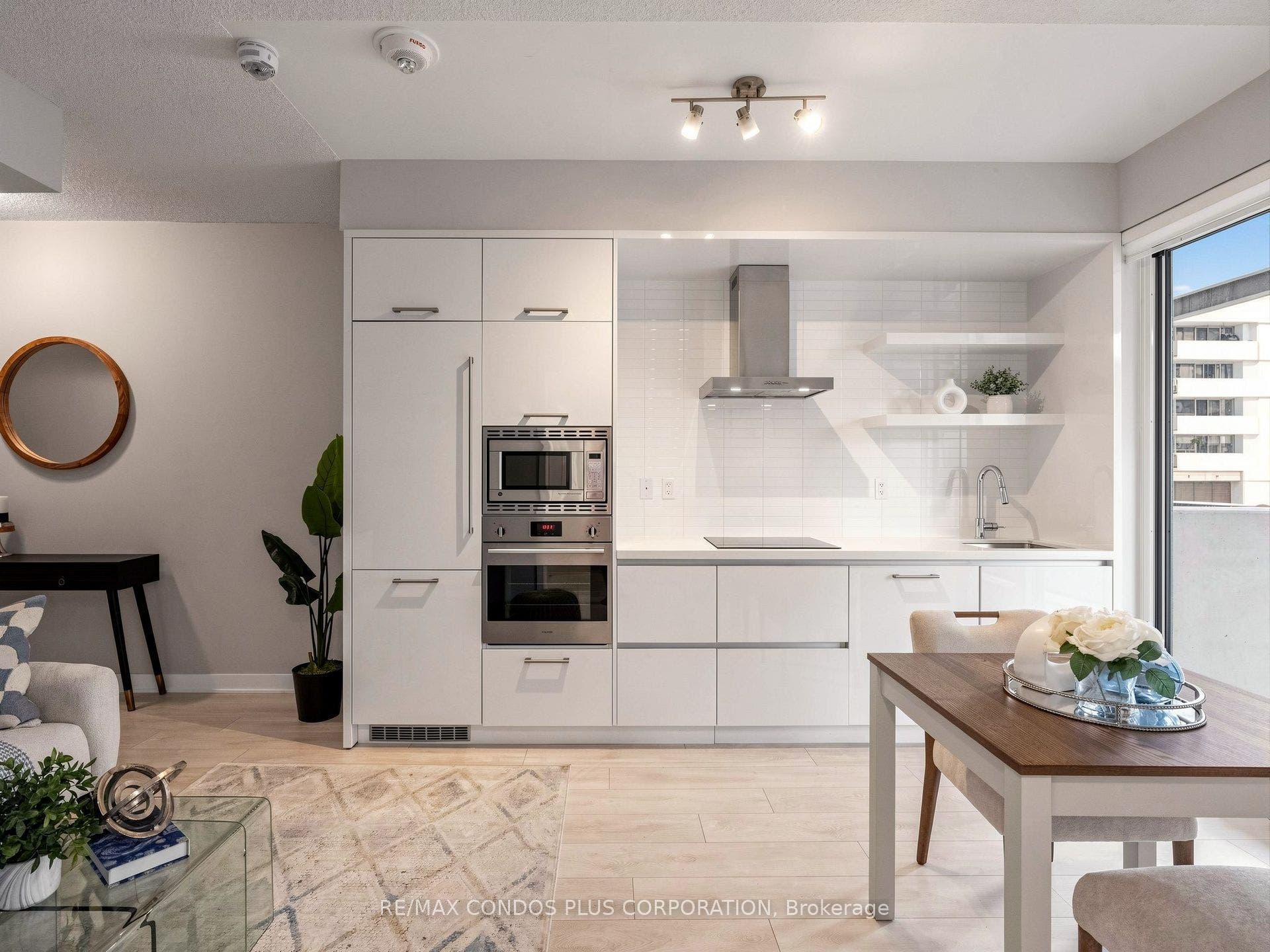 2221 Yonge Street, #506, Toronto C, Toronto ON M4S 0B8