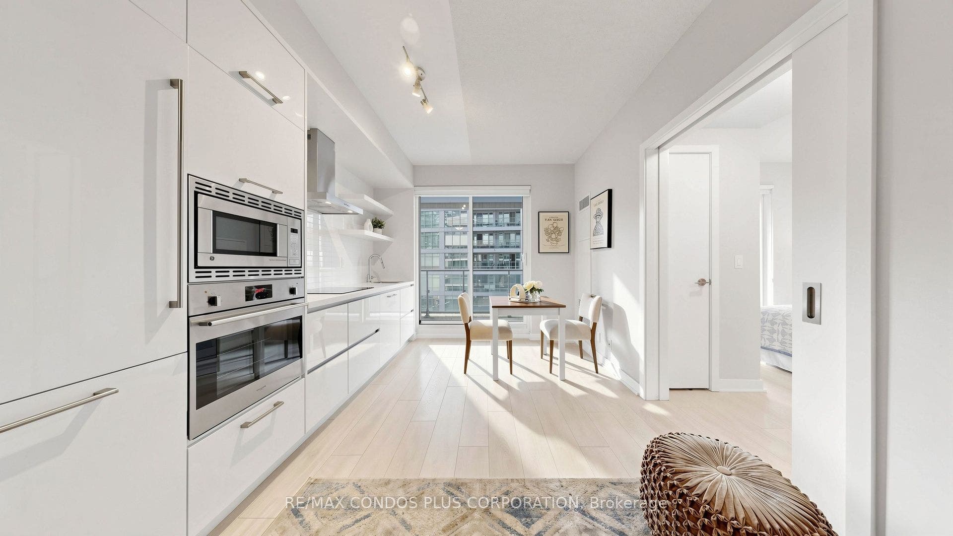 2221 Yonge Street, #506, Toronto C, Toronto ON M4S 0B8