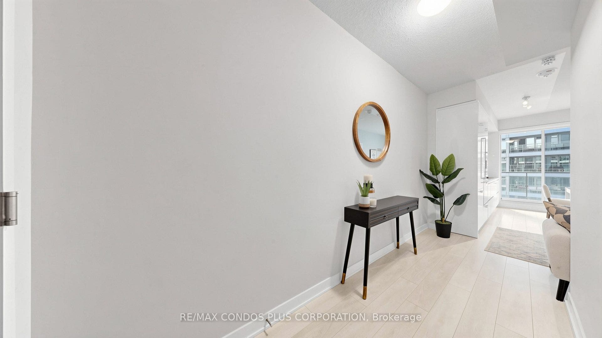2221 Yonge Street, #506, Toronto C, Toronto ON M4S 0B8