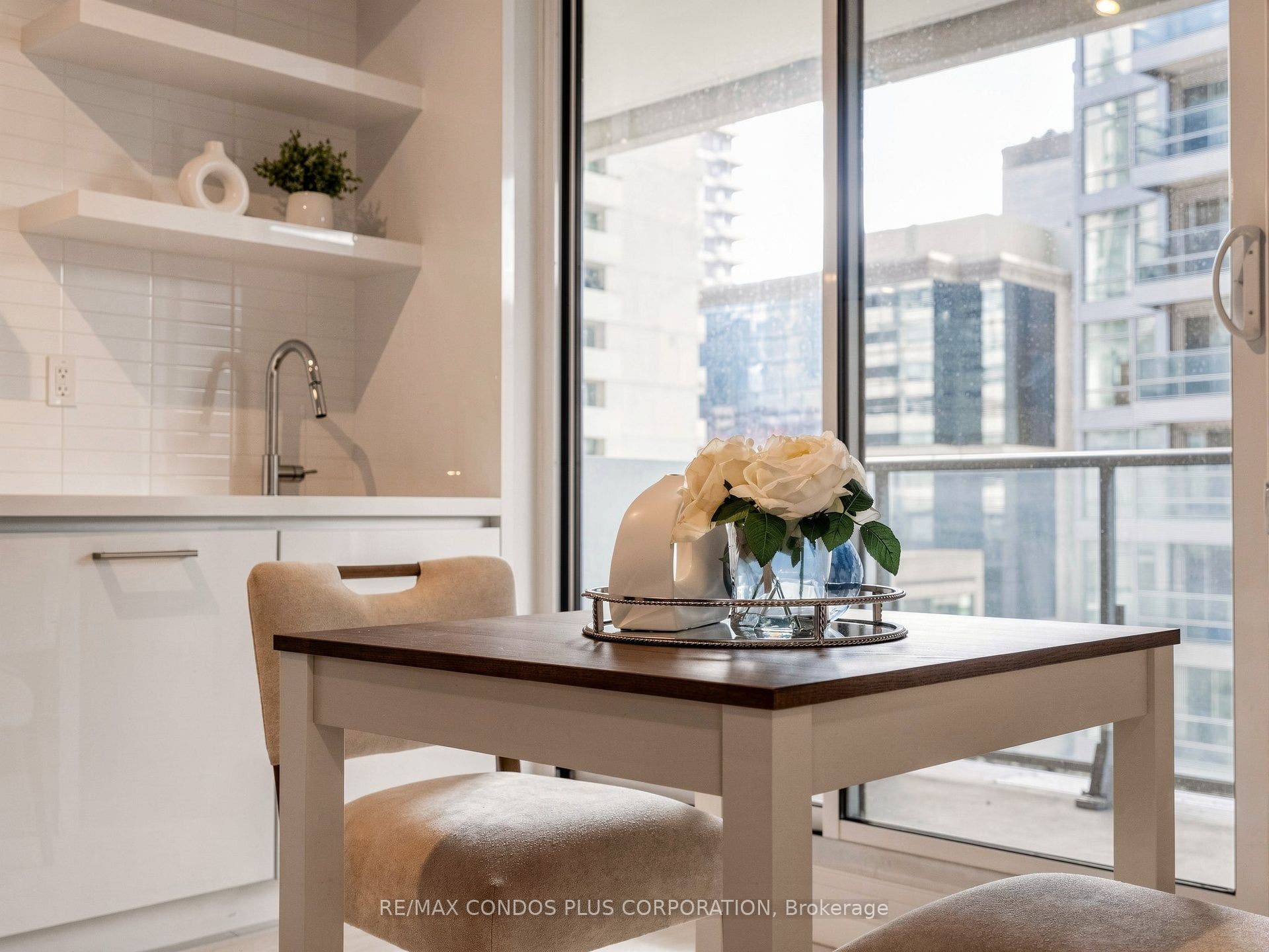 2221 Yonge Street, #506, Toronto C, Toronto ON M4S 0B8