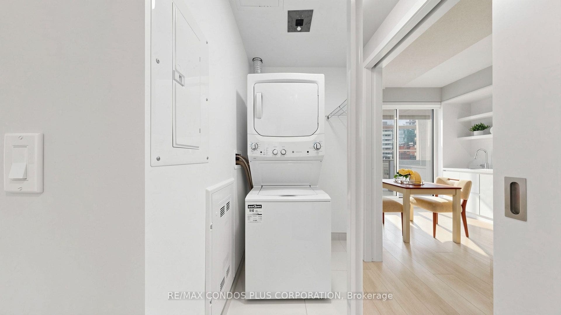 2221 Yonge Street, #506, Toronto C, Toronto ON M4S 0B8