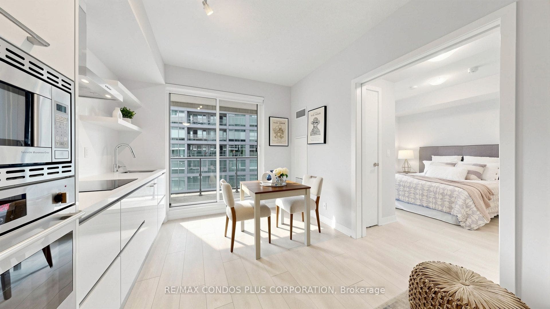 2221 Yonge Street, #506, Toronto C, Toronto ON M4S 0B8