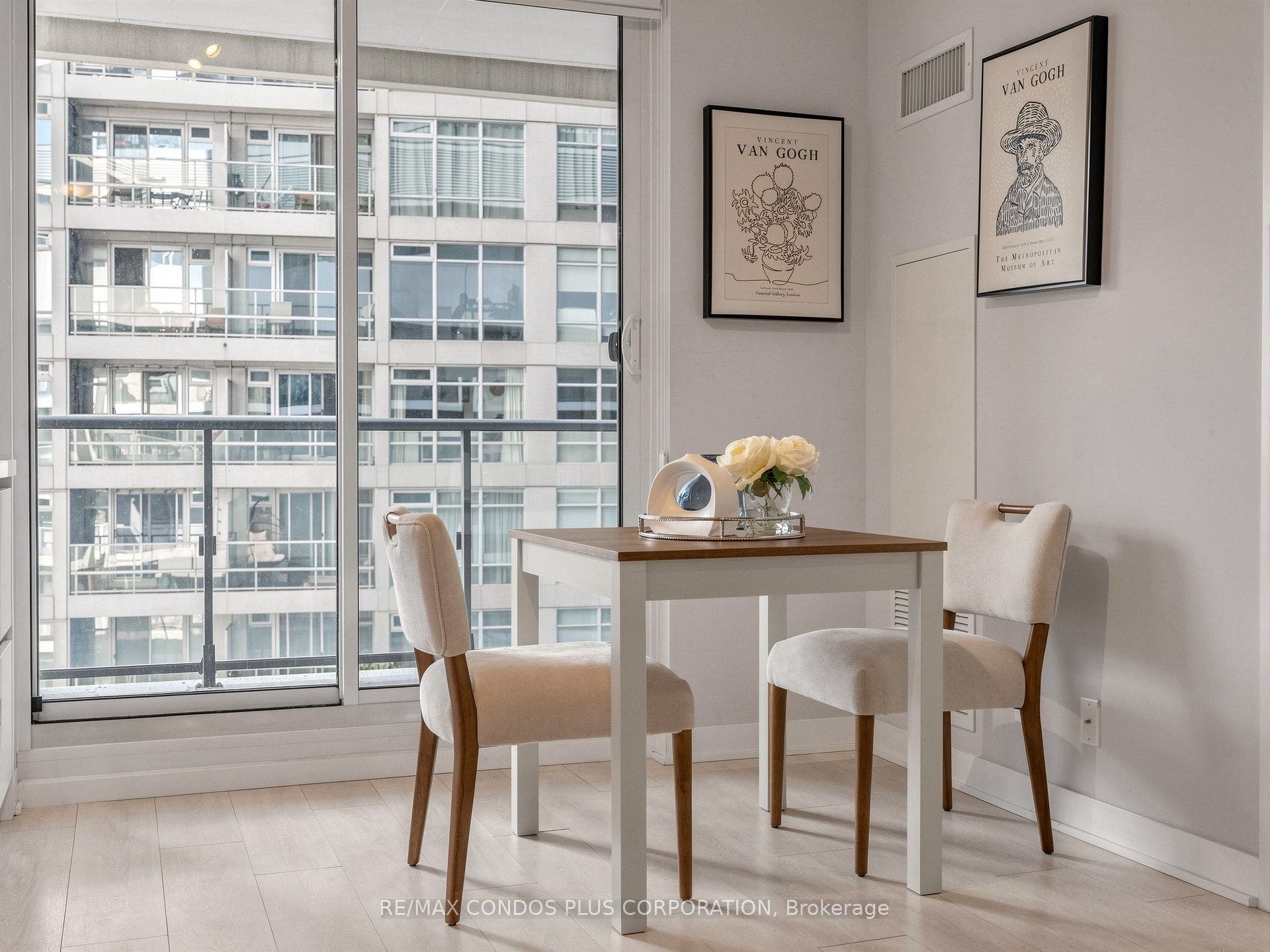 2221 Yonge Street, #506, Toronto C, Toronto ON M4S 0B8