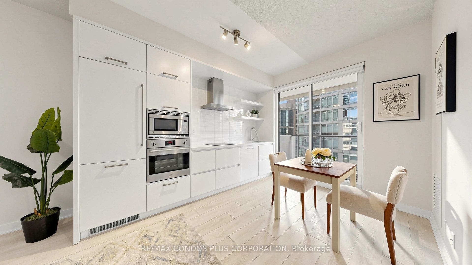 2221 Yonge Street, #506, Toronto C, Toronto ON M4S 0B8