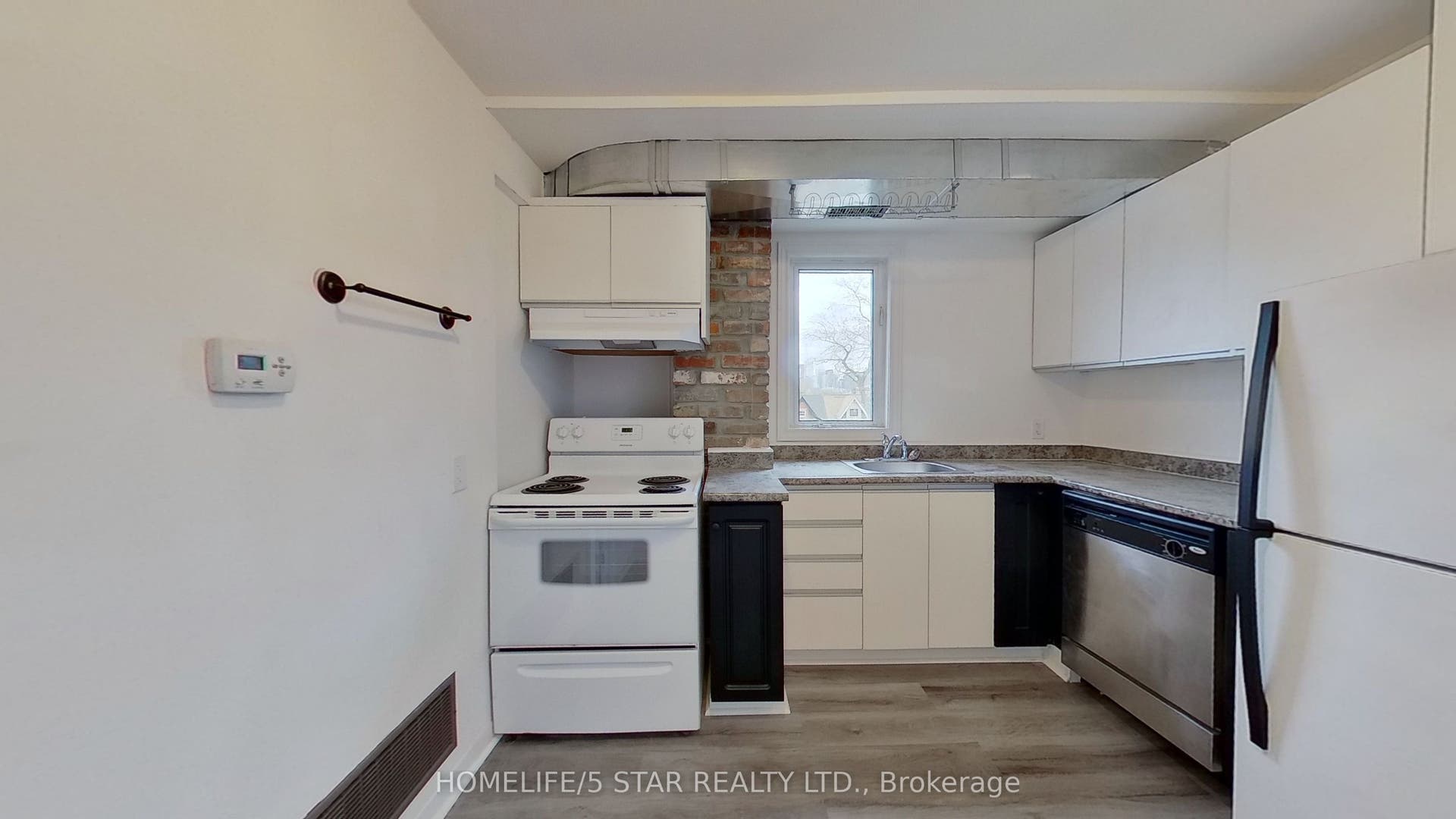 39 Humbert Street, #Apt 1, Toronto C, Toronto ON M6J 1M8 39 Humbert Street, #Apt 1, Toronto C, Toronto ON M6J 1M8