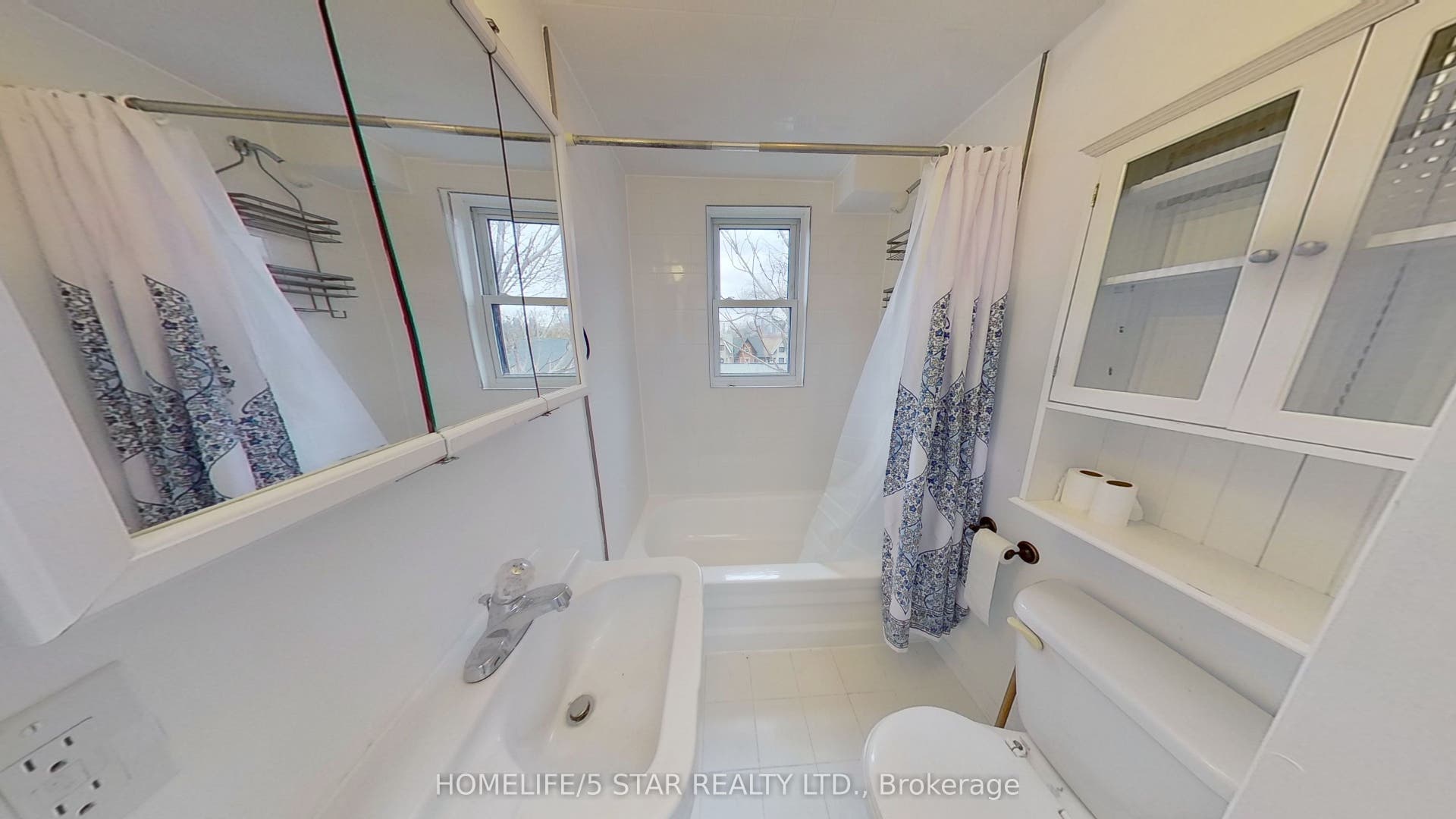 39 Humbert Street, #Apt 1, Toronto C, Toronto ON M6J 1M8 39 Humbert Street, #Apt 1, Toronto C, Toronto ON M6J 1M8